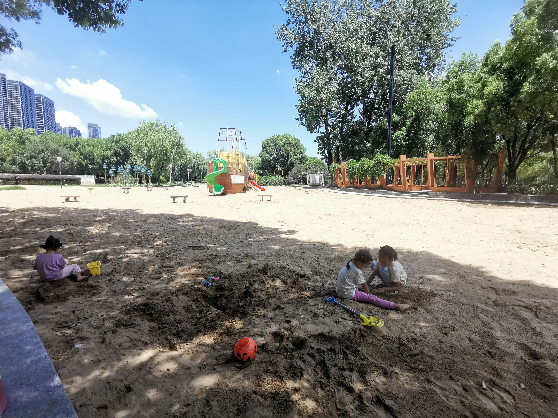 场地封面-汉口江滩-儿童游乐场