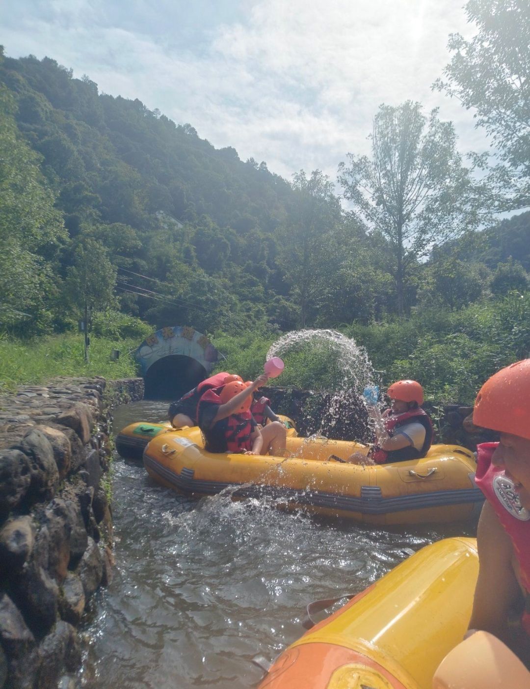 泉水谷漂流度假村旅行图片 1