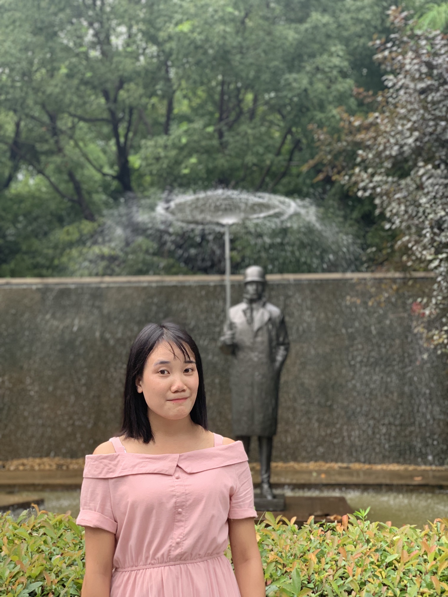 北京西路与常德路口公园旅行图片 3