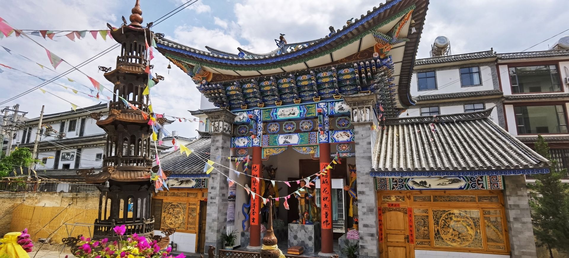 挖色驭龙寺实景照片