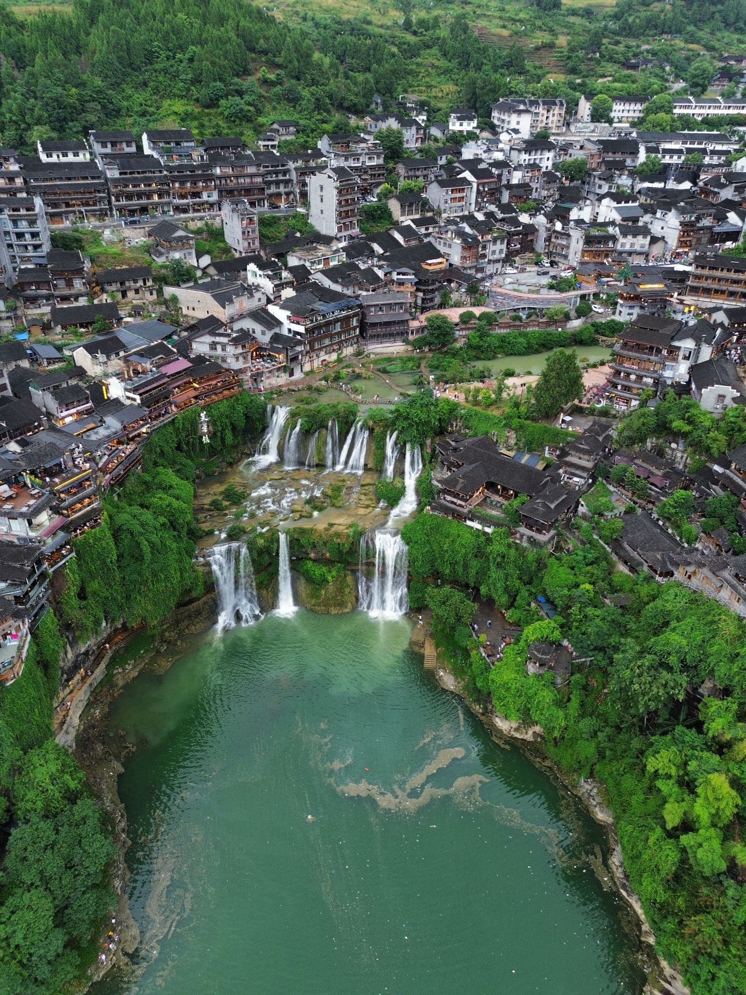 芙蓉镇景区大瀑布