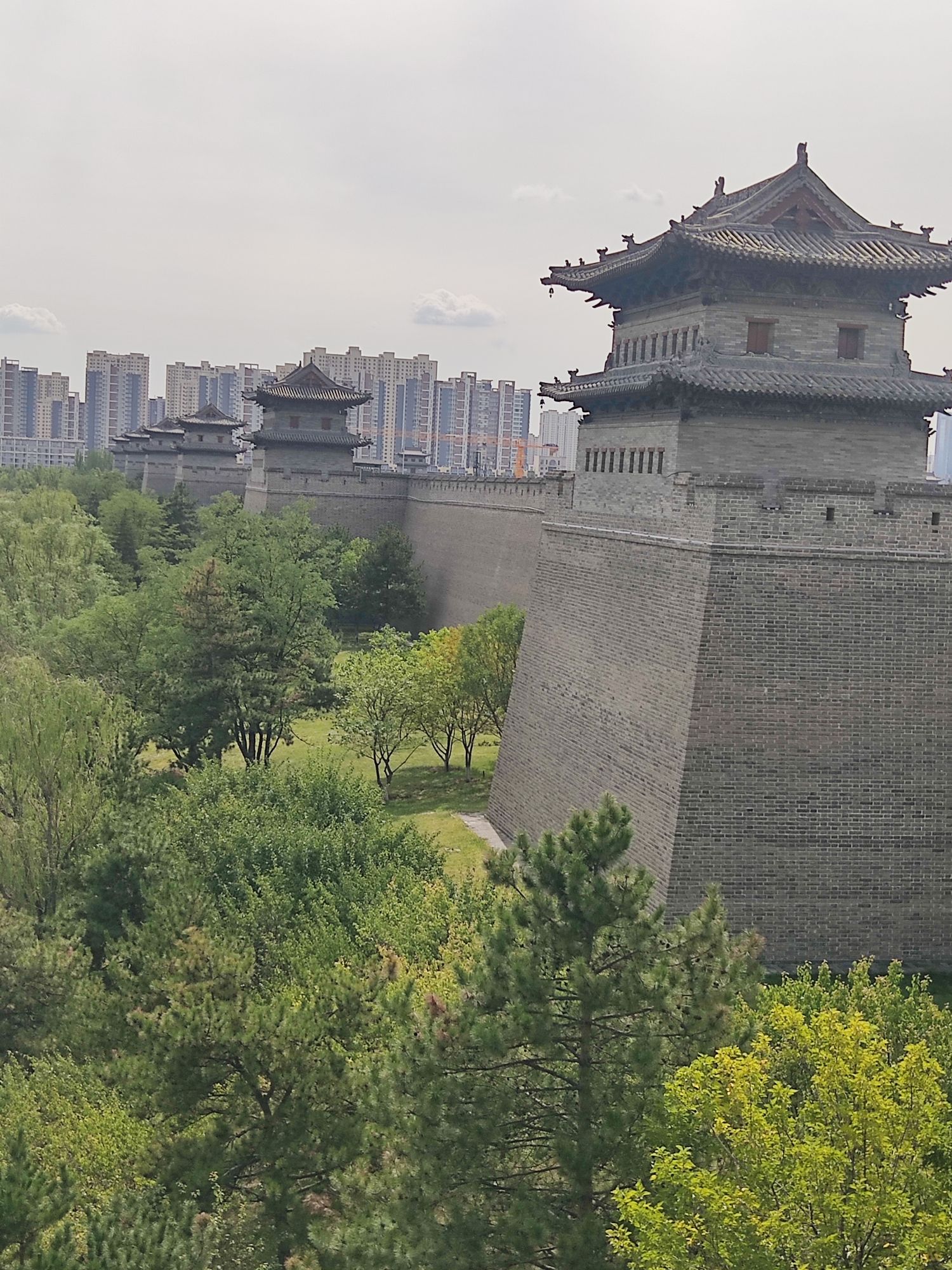 城墙带状公园-大同东城墙