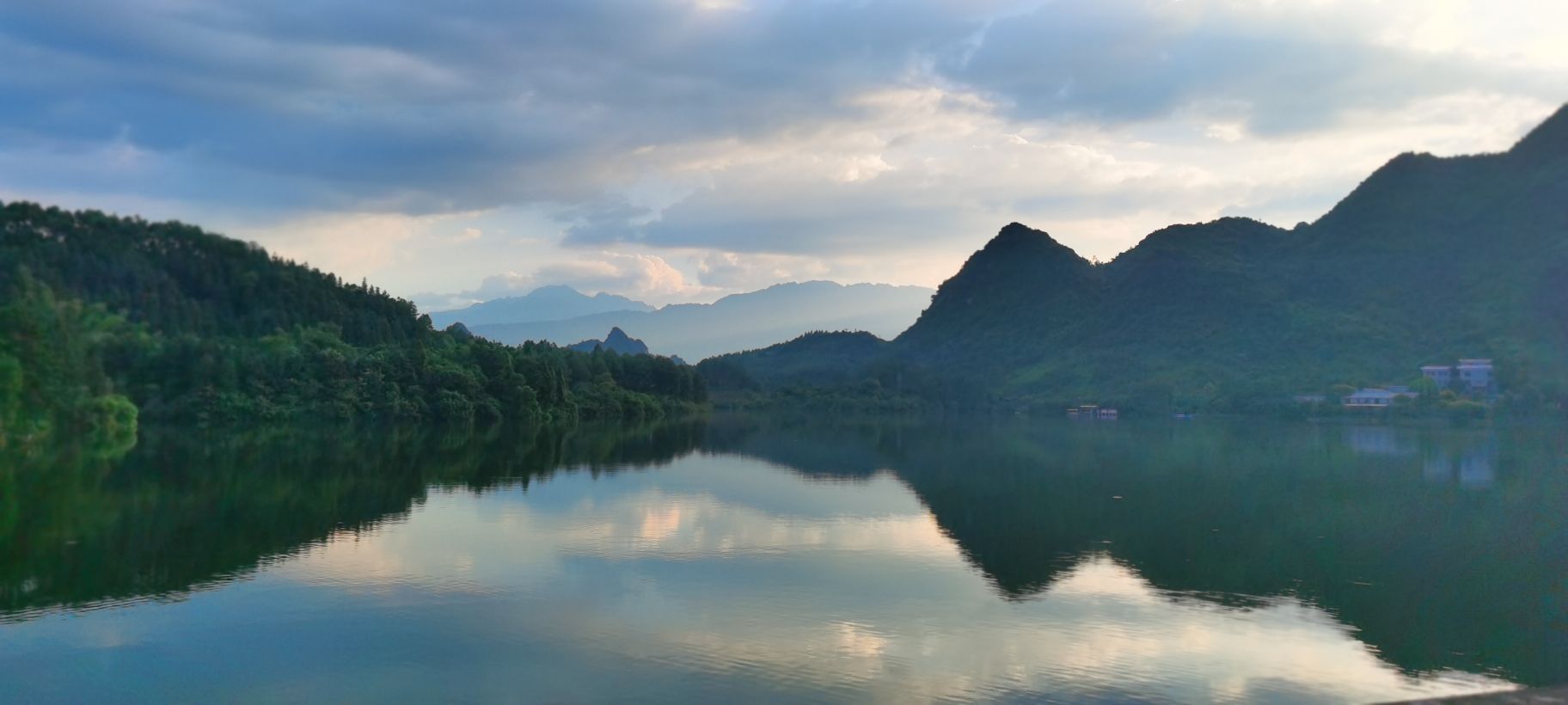 金莲湖景区旅行图片 1