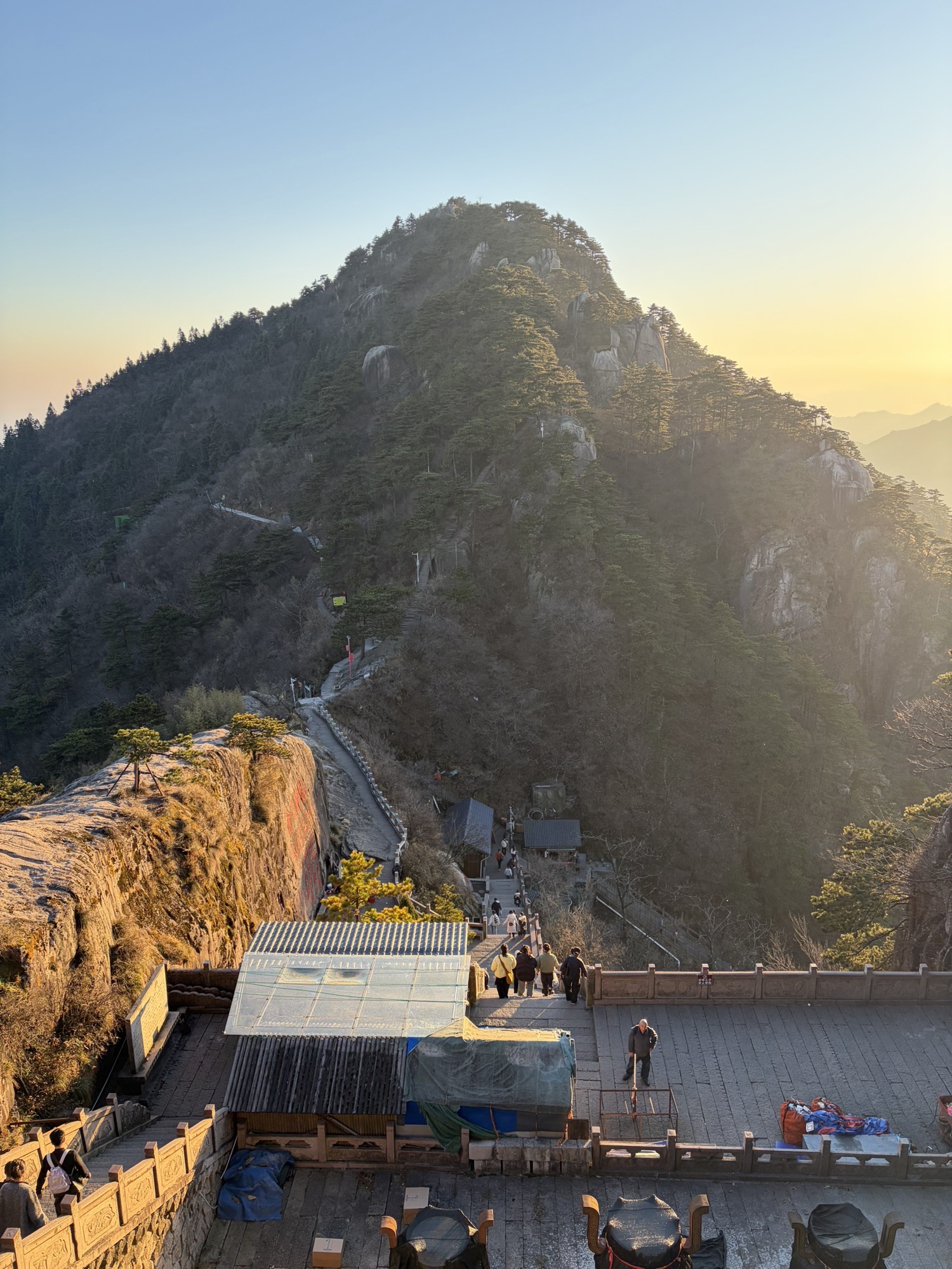 九华山风景区-天台佛殿实景照片