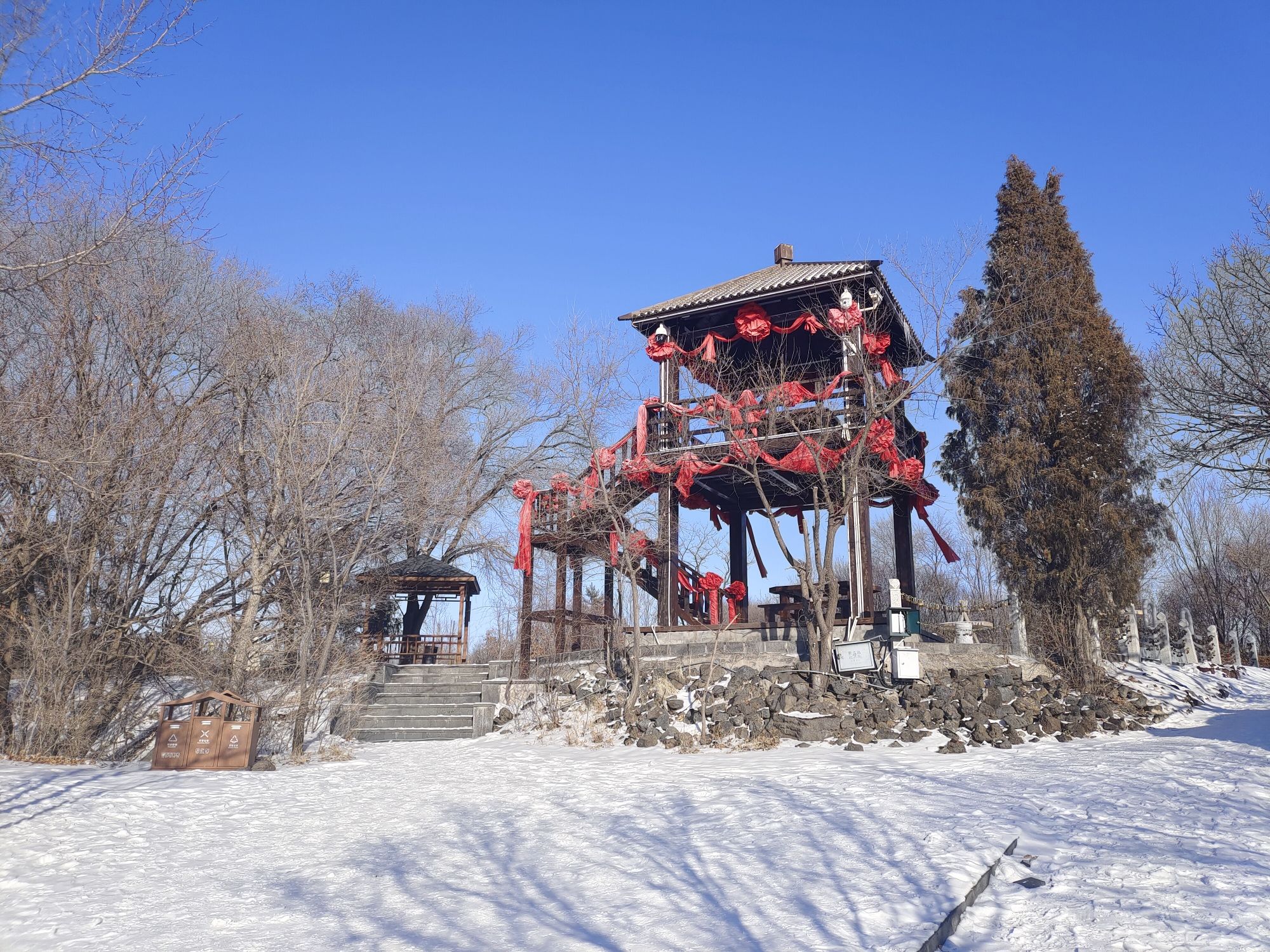 镜泊湖风景区-柱状节理