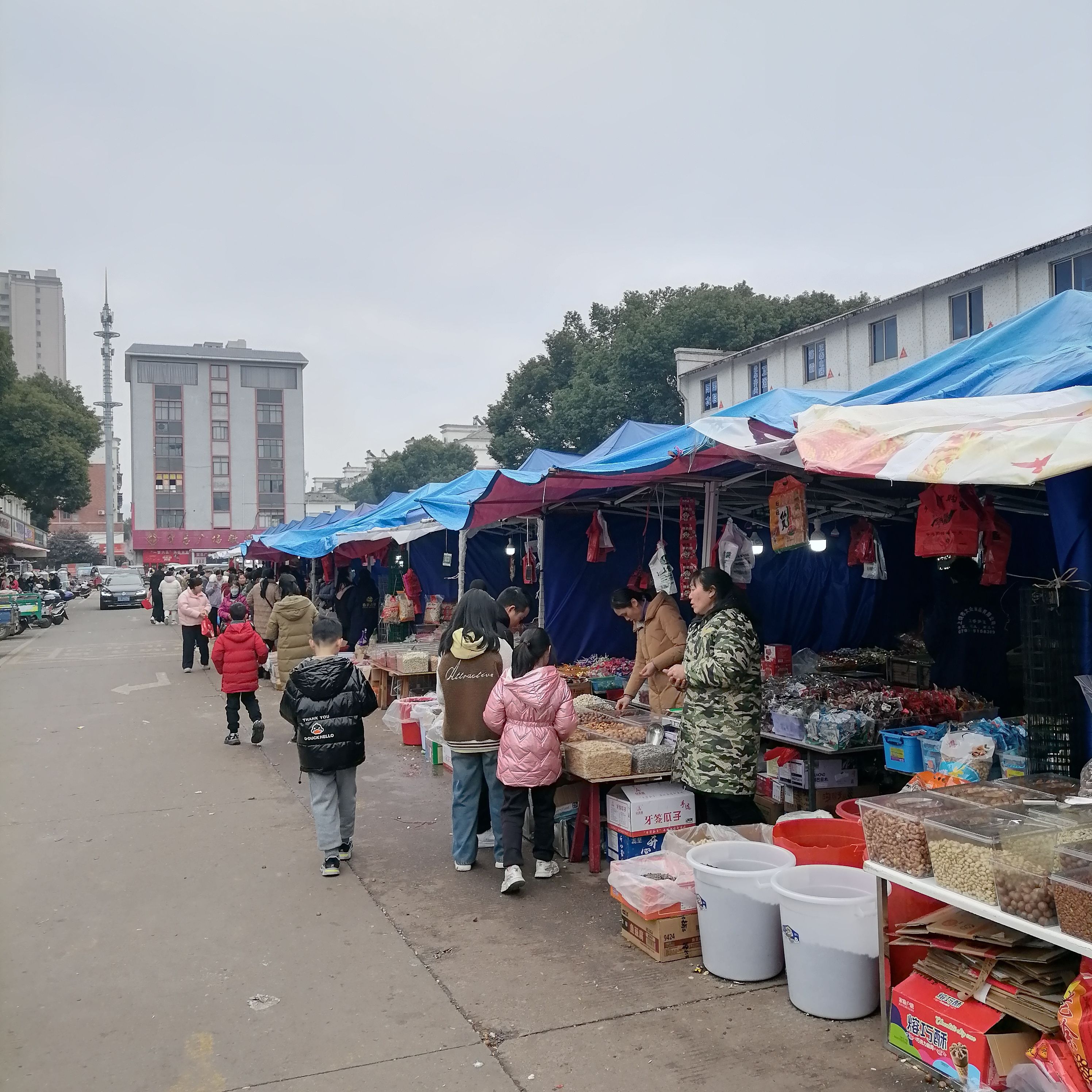 新纪食品贸易商行(吉安贸易广场店)