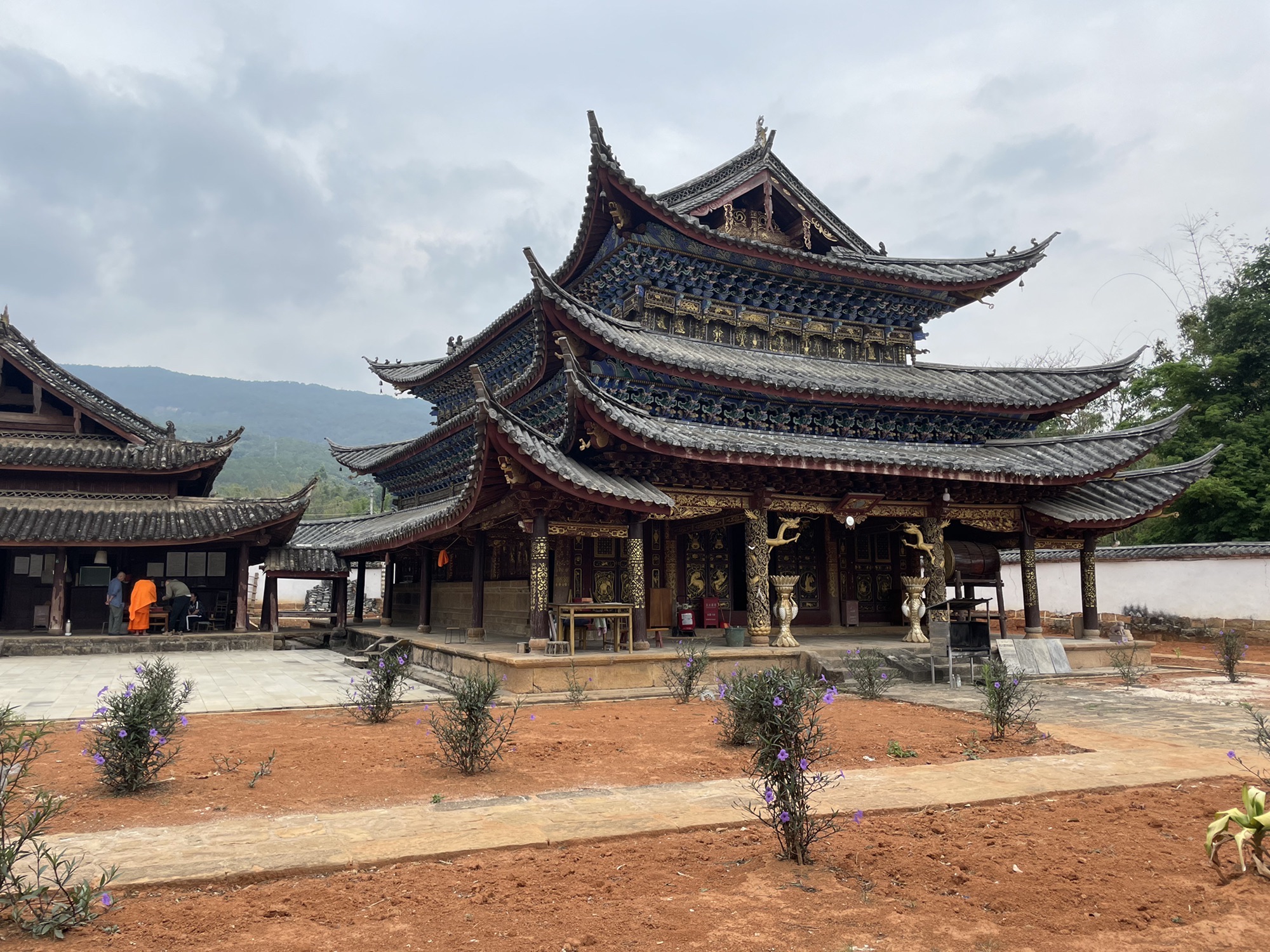 迁糯佛寺