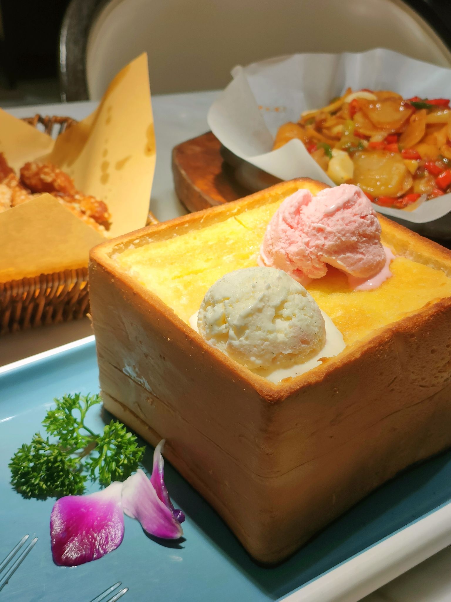 悦慕食尚概念餐厅(中暖新世界广场店)