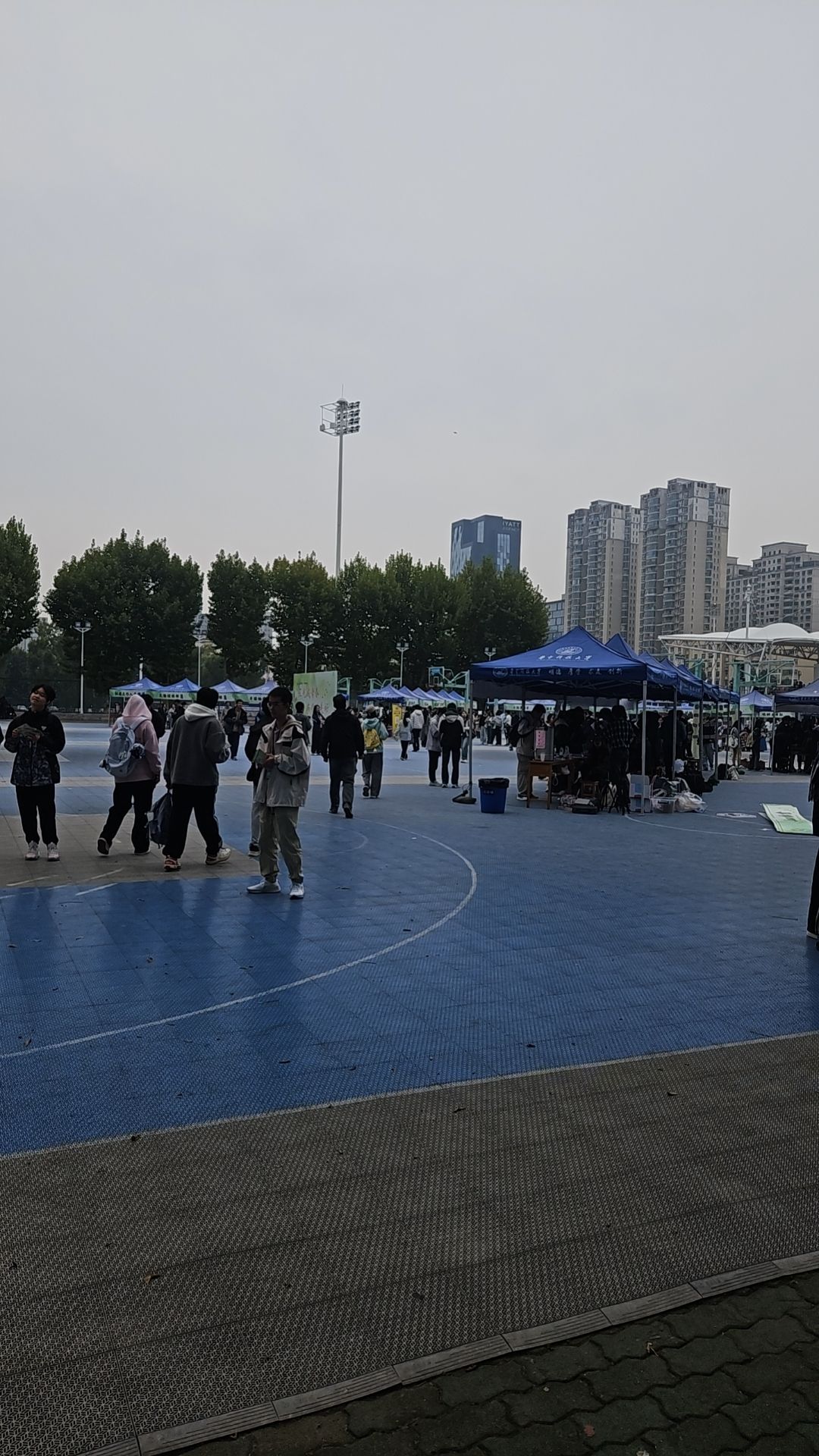 场地封面-华中科技大学中操场