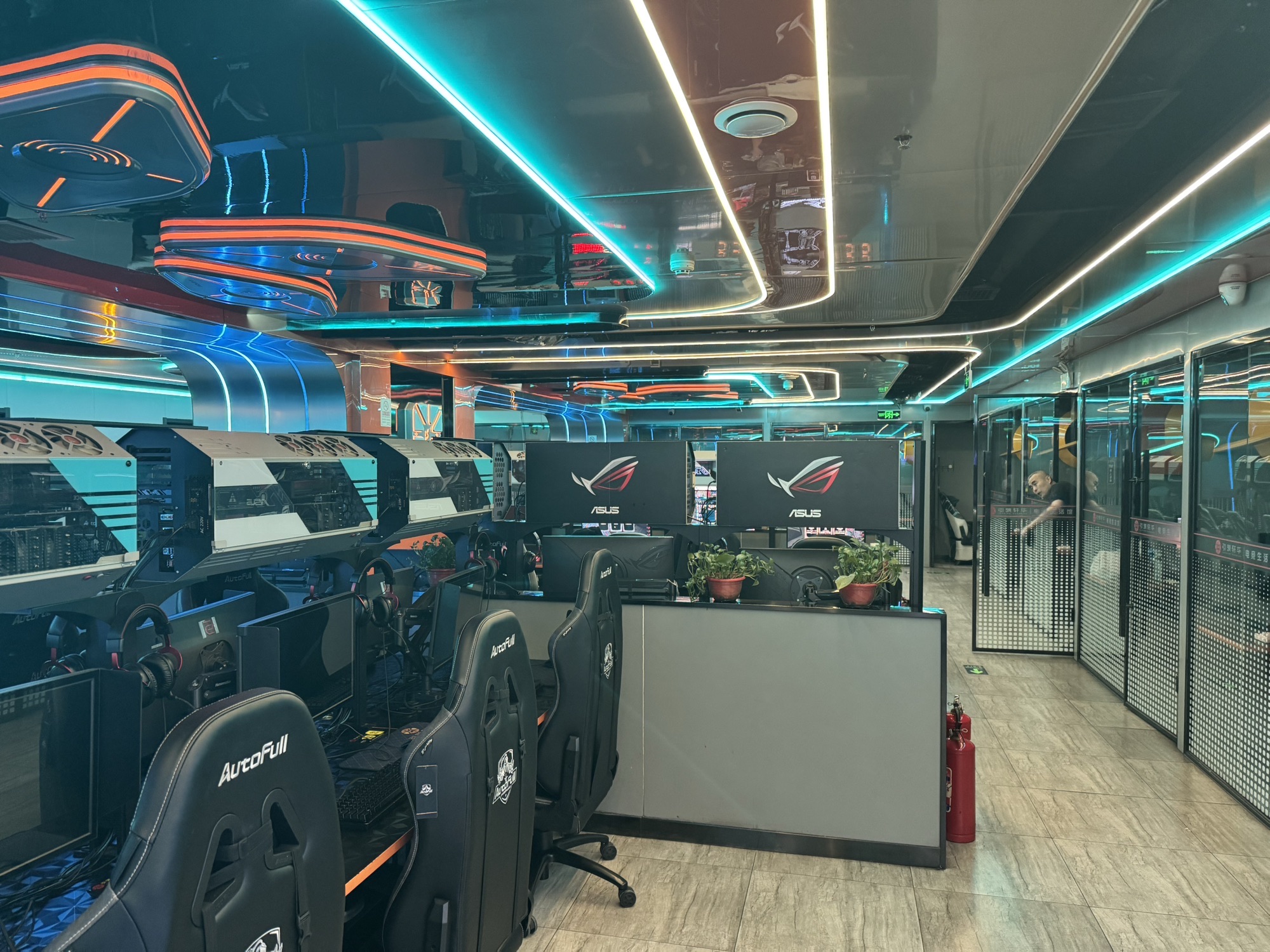 场地封面-引领24h电竞台球棋牌生活馆(紫竹桥店)