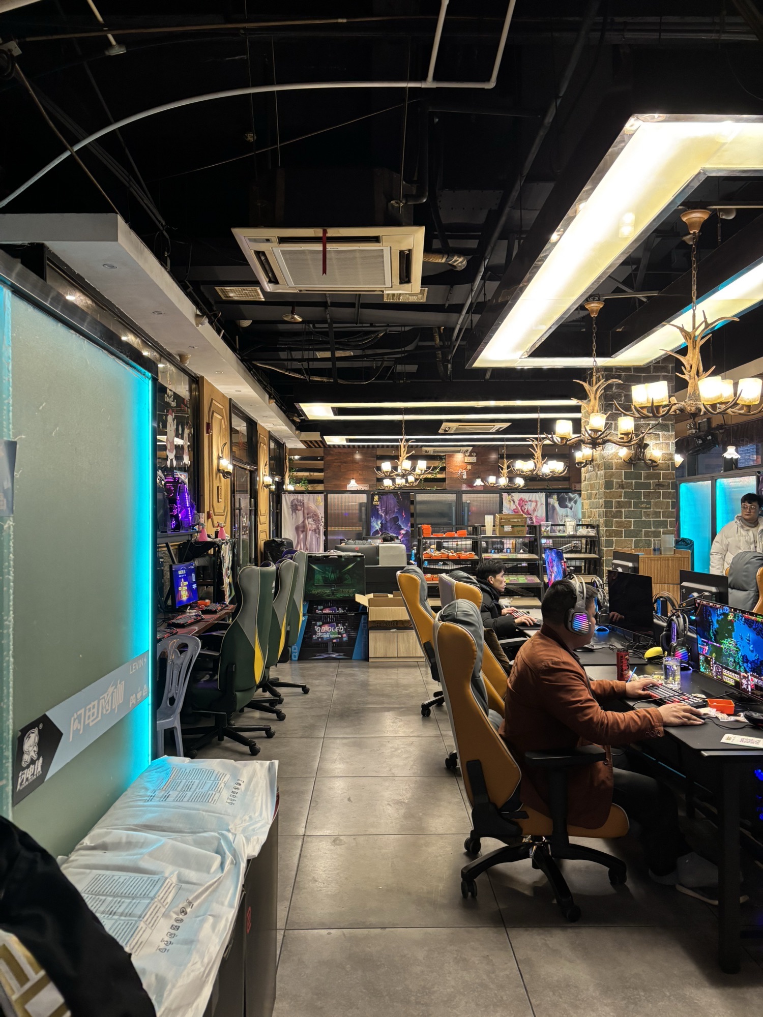 闪电网咖(龙岩新罗万达聚友店)