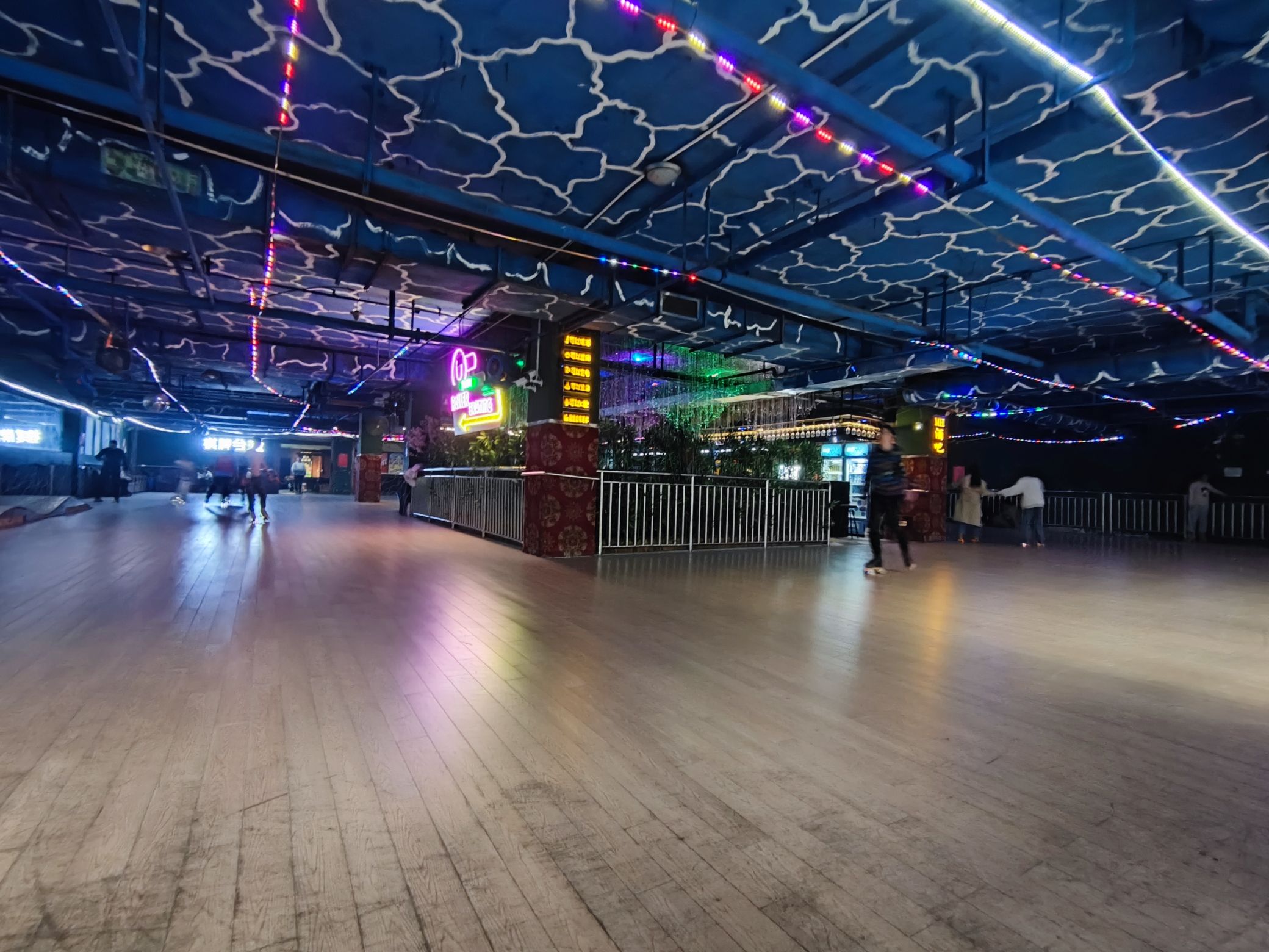 场地封面-飞翔滚轴溜冰城(汇龙湾生活广场店)