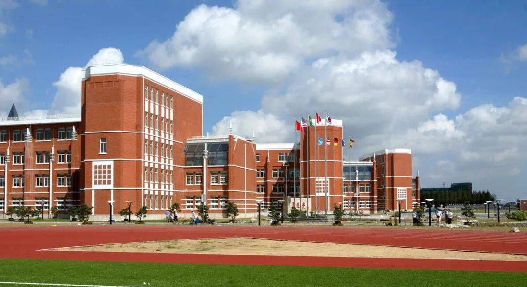 盘锦市育才学校