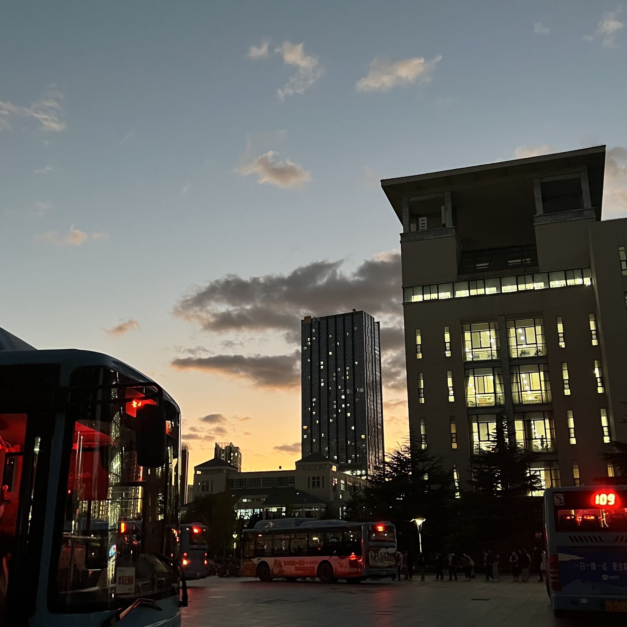 烟台大学北校区综合楼