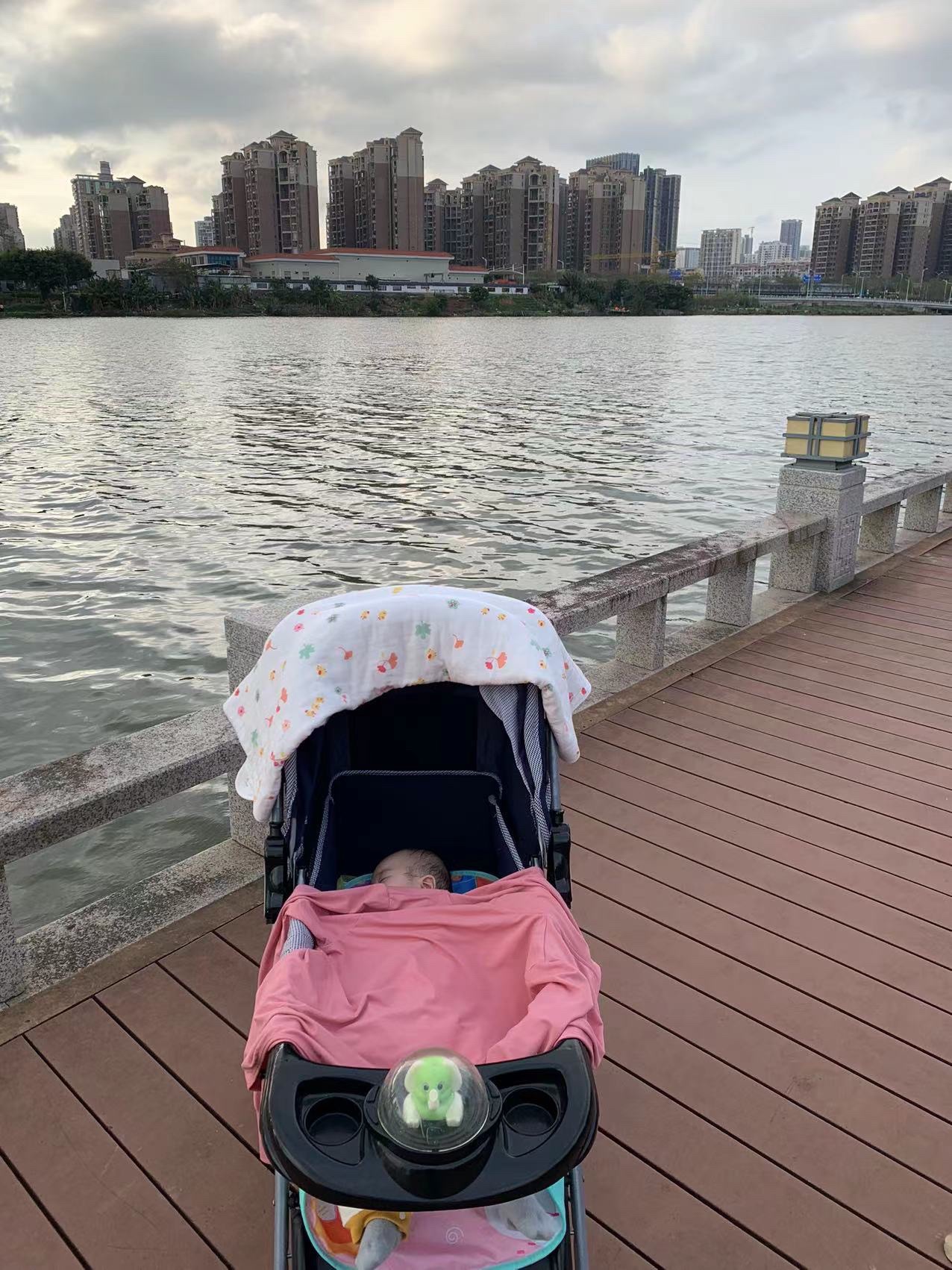 月亮湾广场旅行图片 1