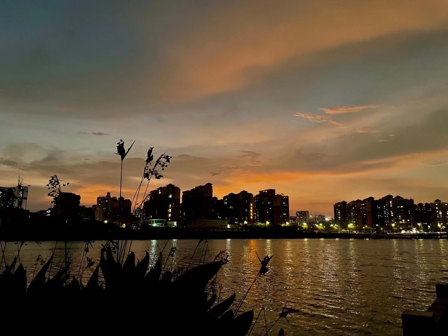 月亮湾广场旅行图片 3
