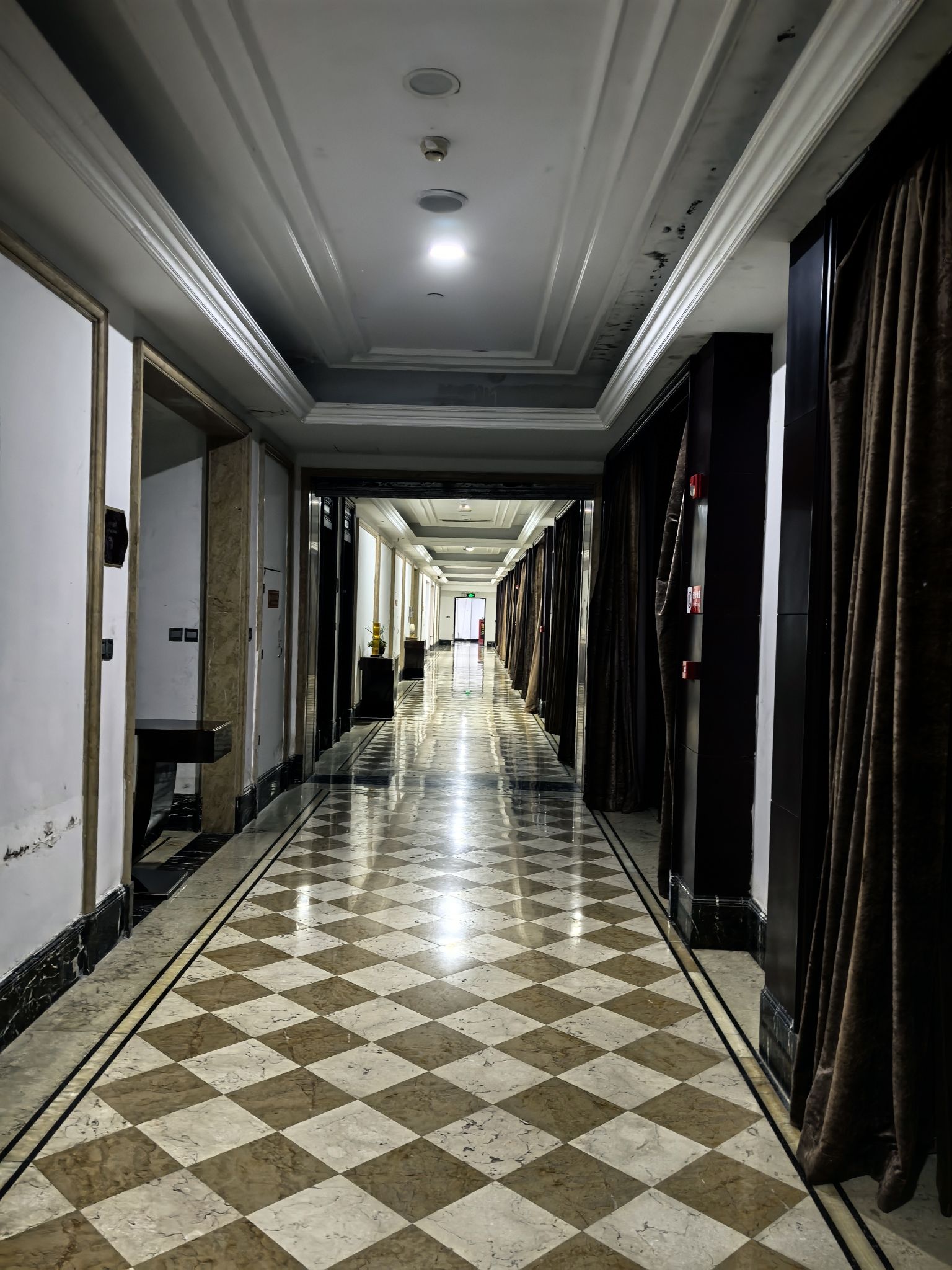 场地封面-雅居乐酒店-游泳馆