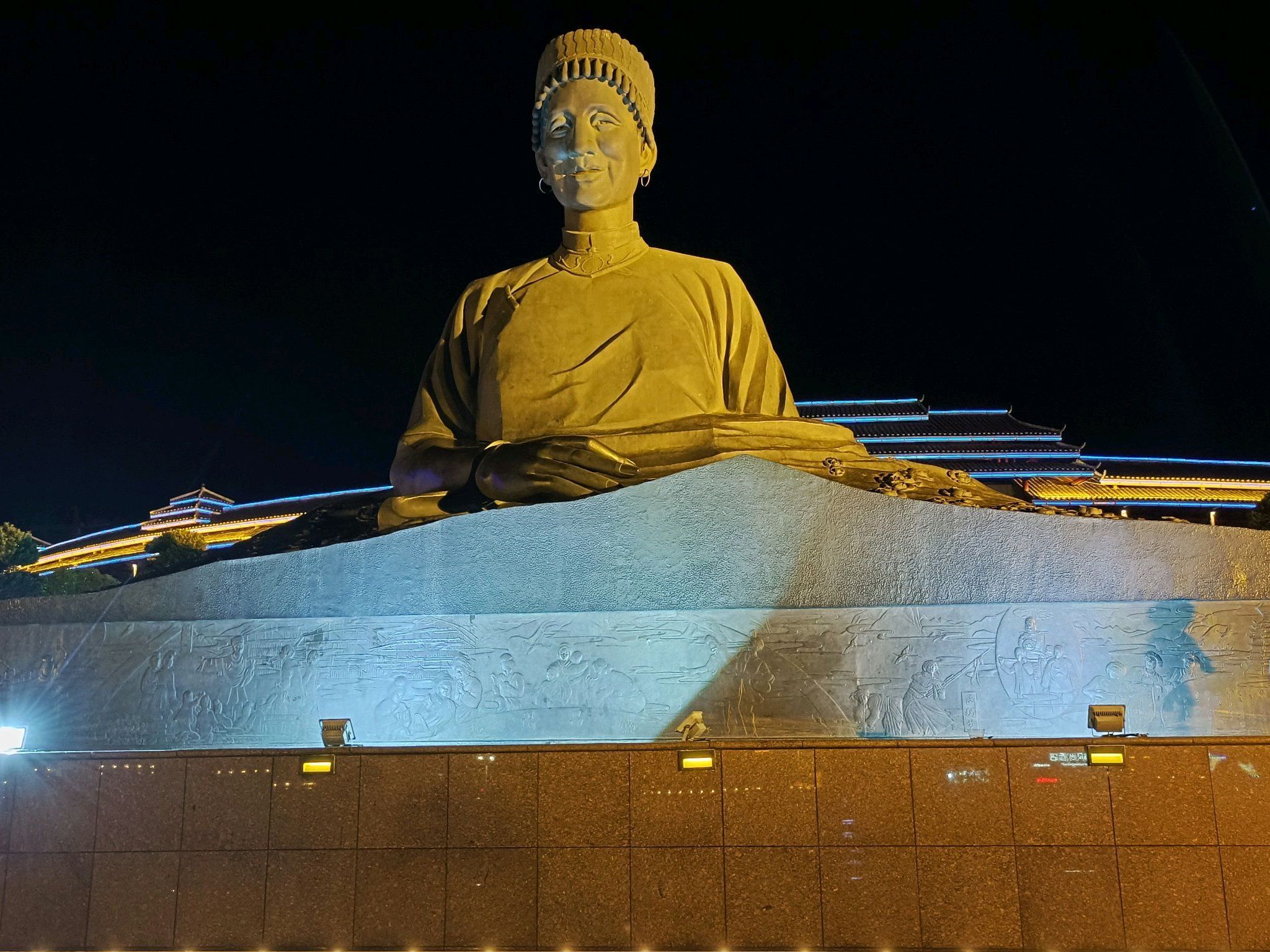 萨岁广场旅行图片 1