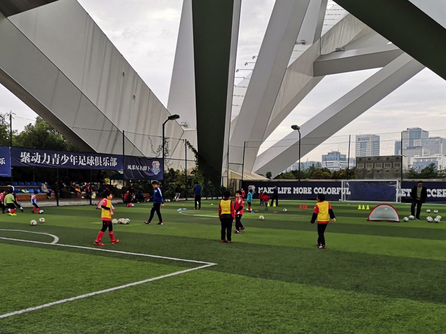 场地封面-聚动力河畔球场