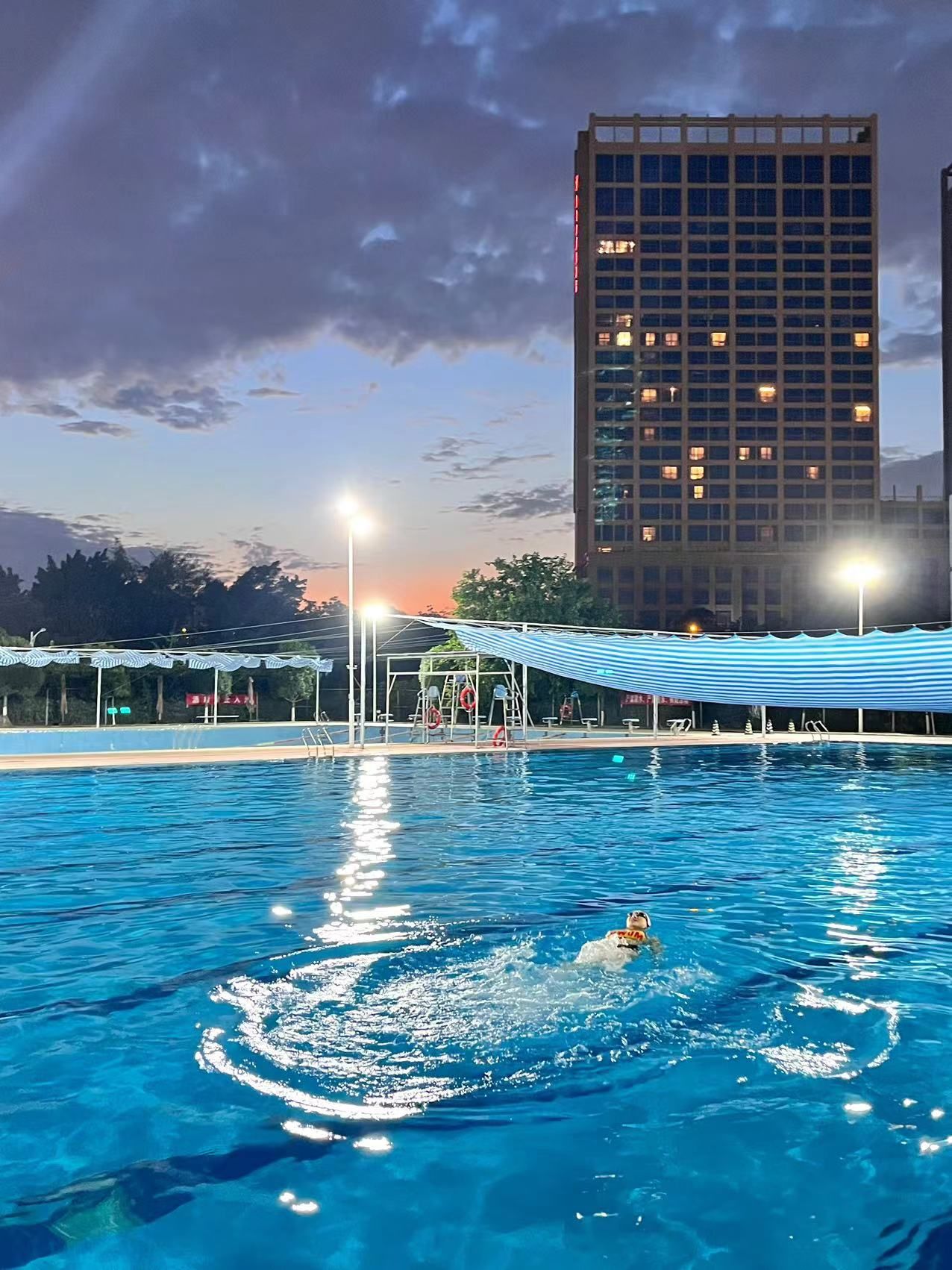 场地封面-成都航空职业技术学院游泳馆