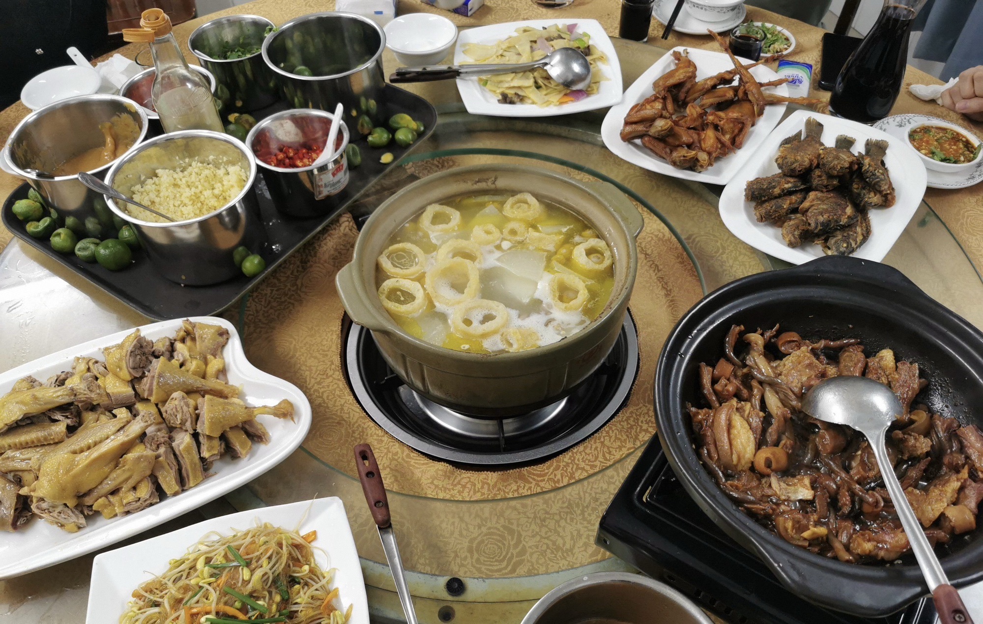 美苑金地骨头汤(四中店)