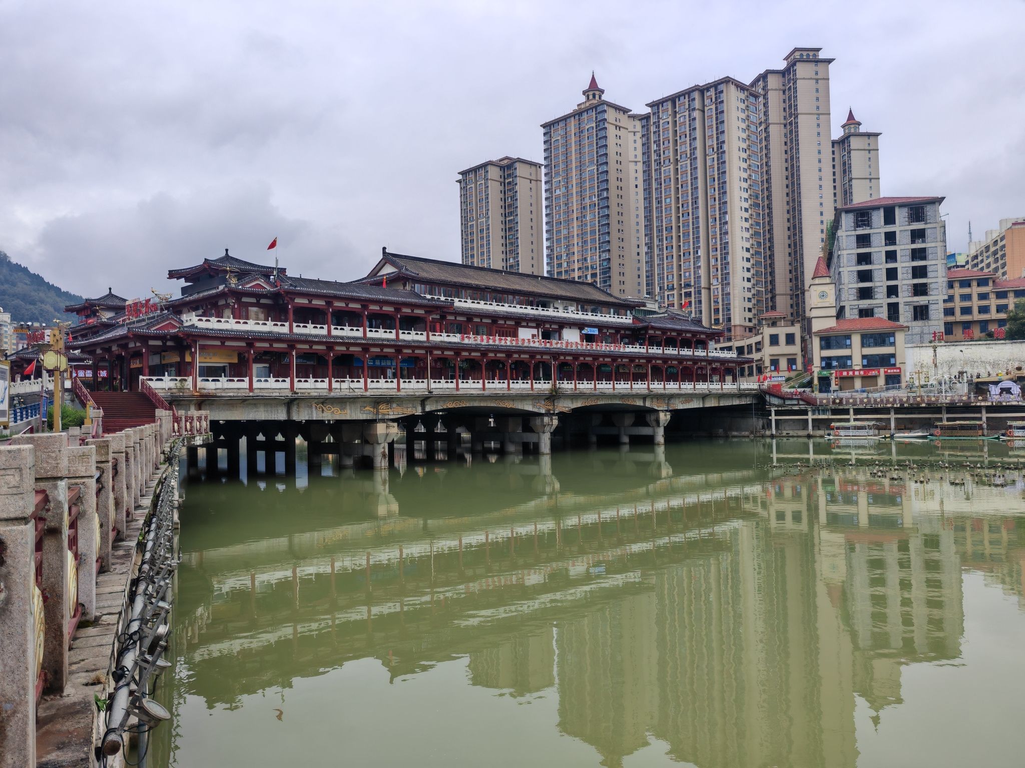 凤凰湖景区-凤县城喷泉