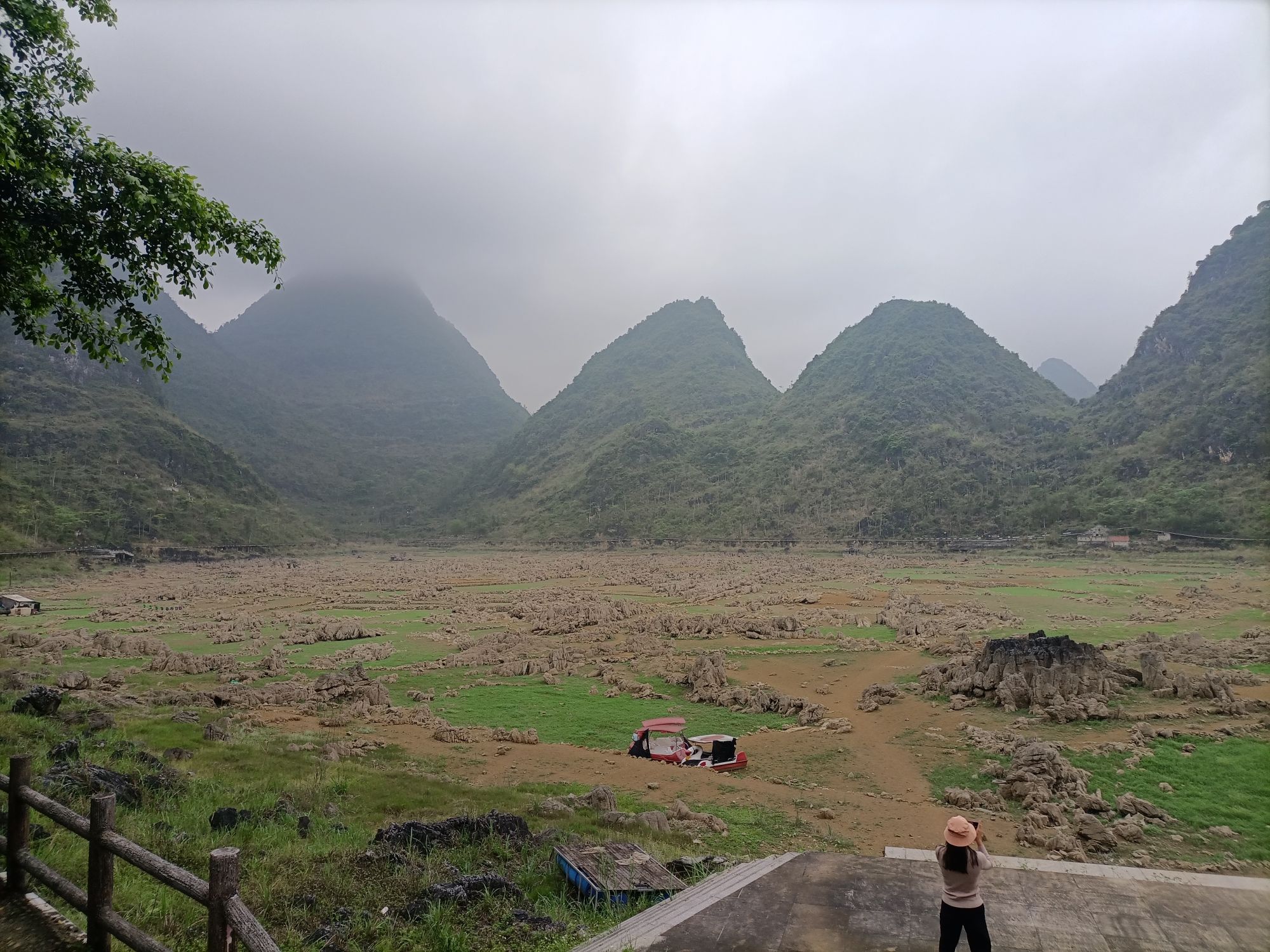 神秘湖旅行图片 3