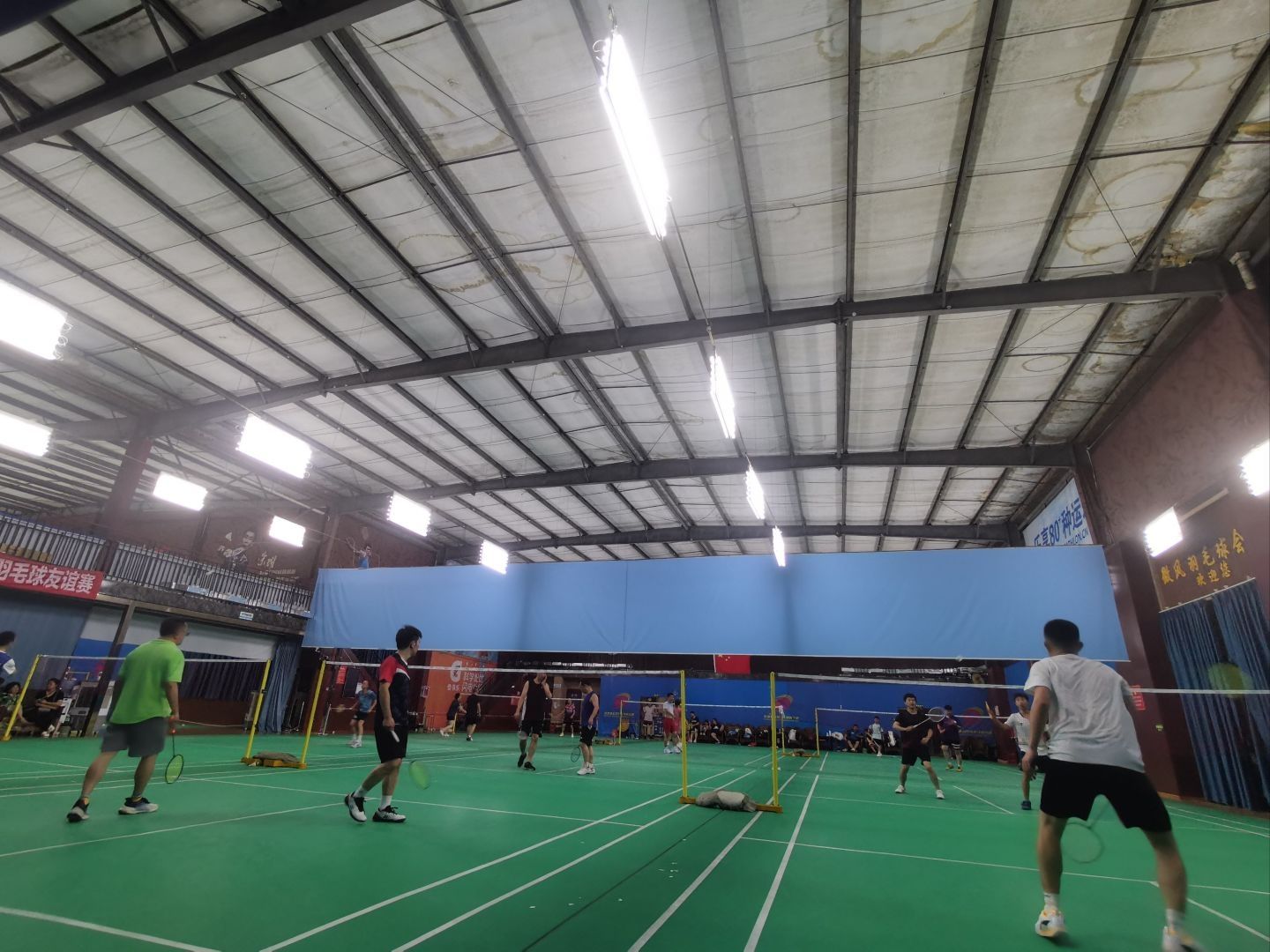 场地封面-微风羽毛球会馆(郫都馆)