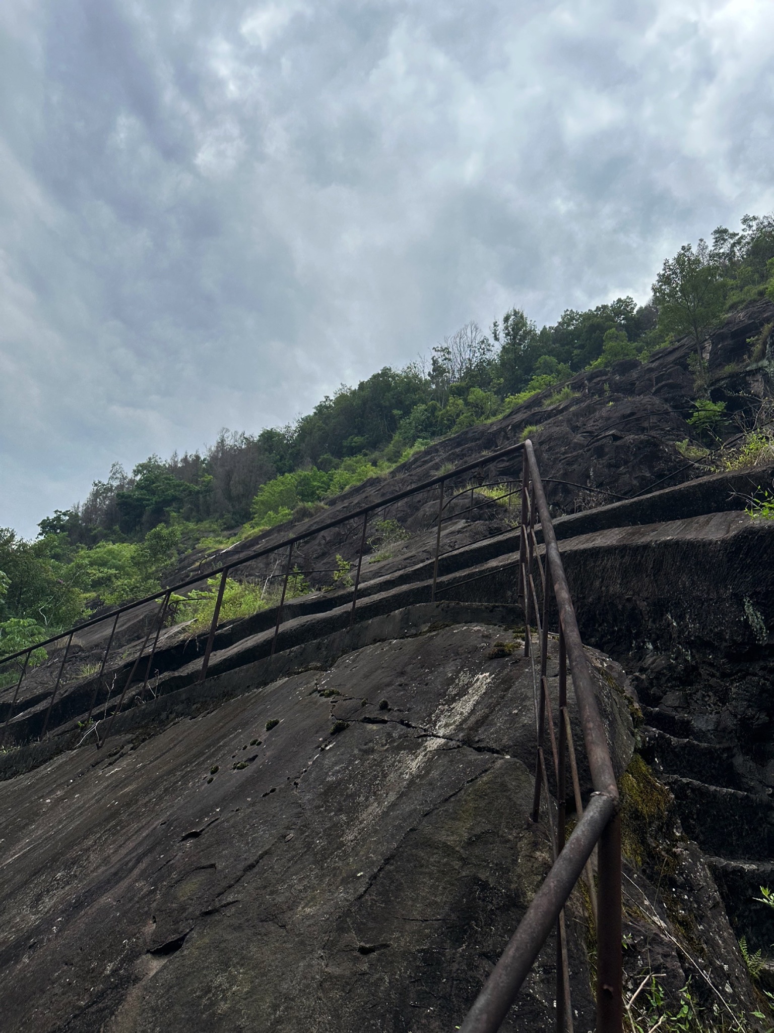 鬼王石刻旅行图片 1