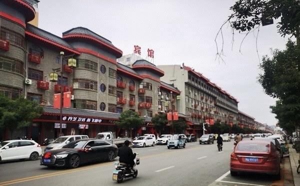 岳飞像旅行图片 1