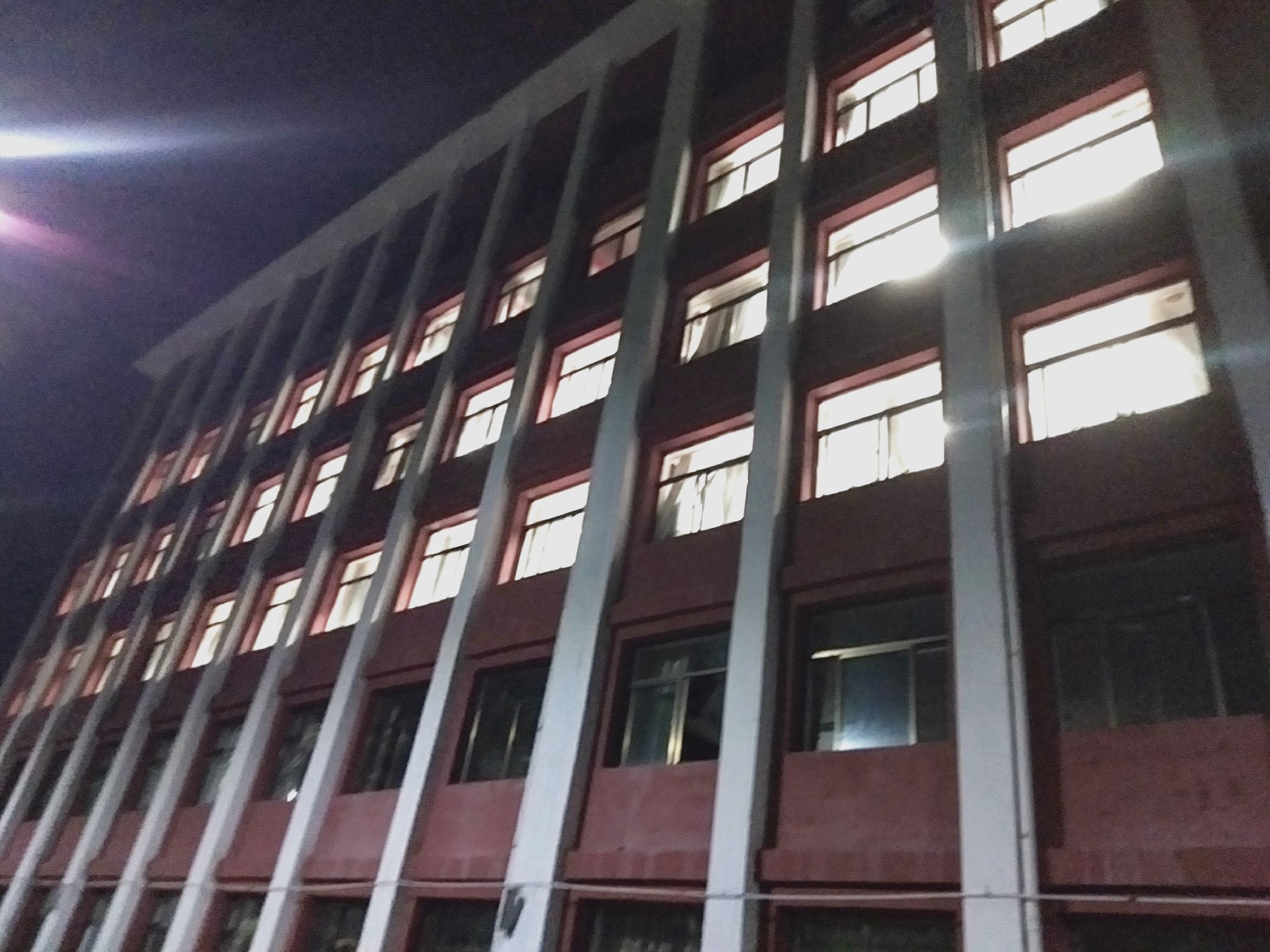 吕梁市第四中学