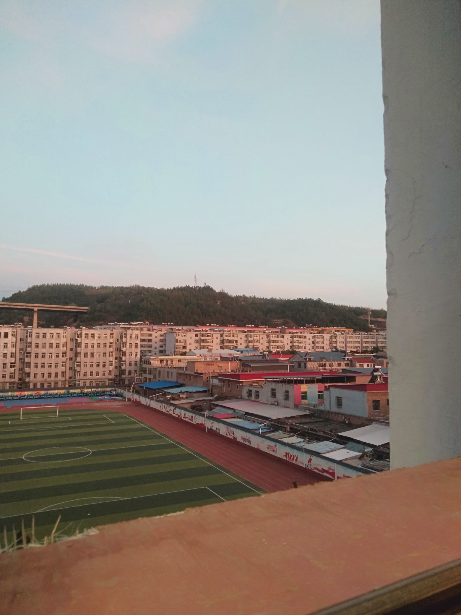 吕梁市第四中学