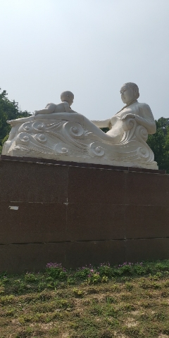 黄河母亲像