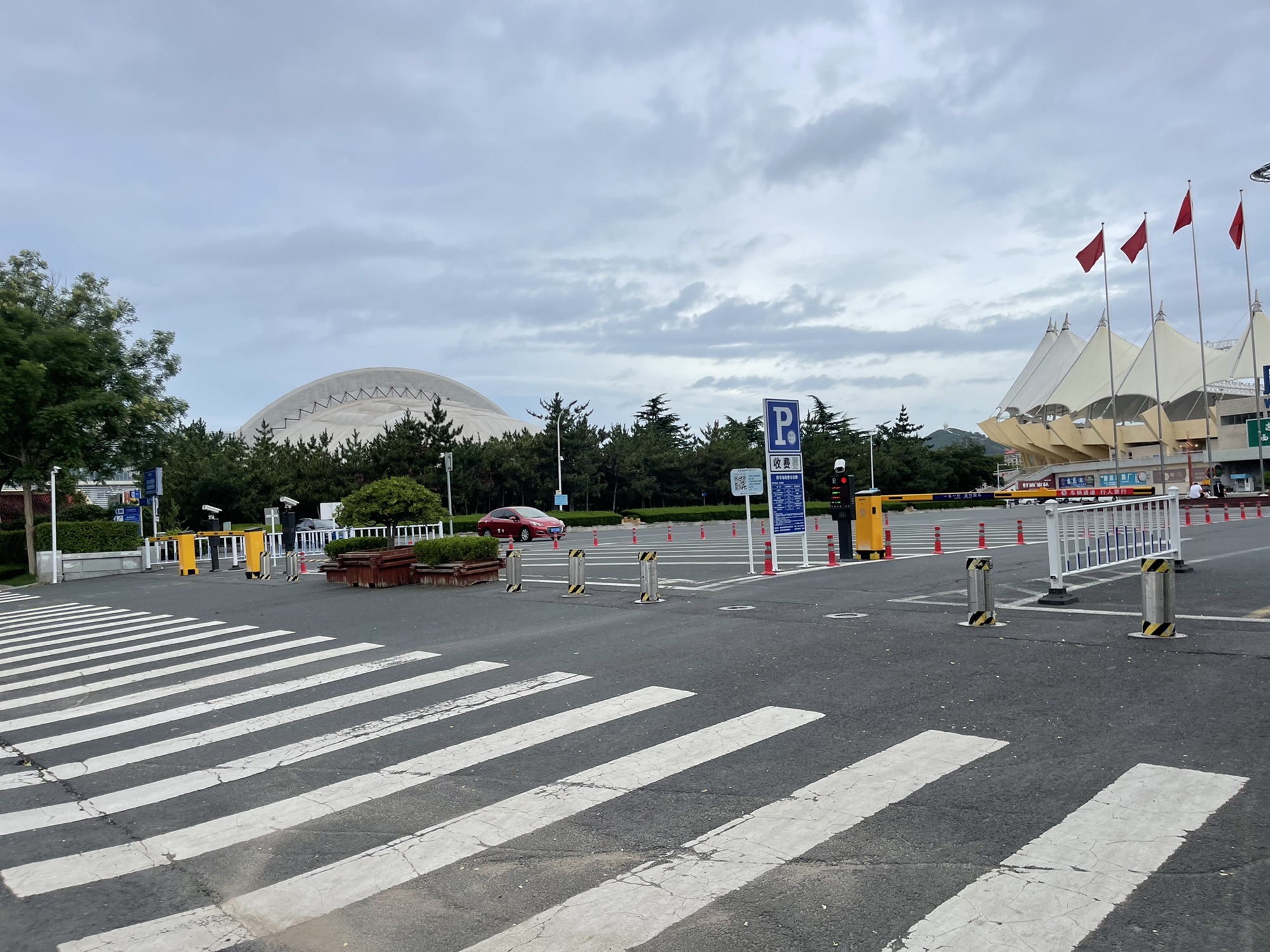 威海体育场停车场