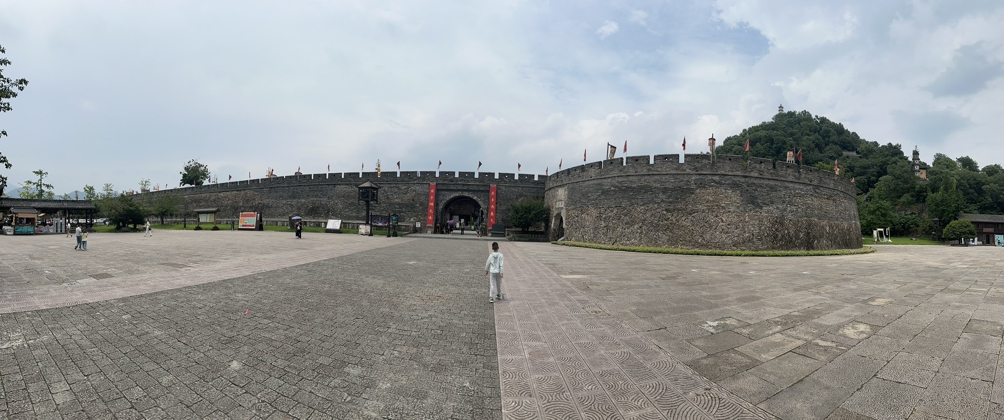 台州府城人民影剧院停车场