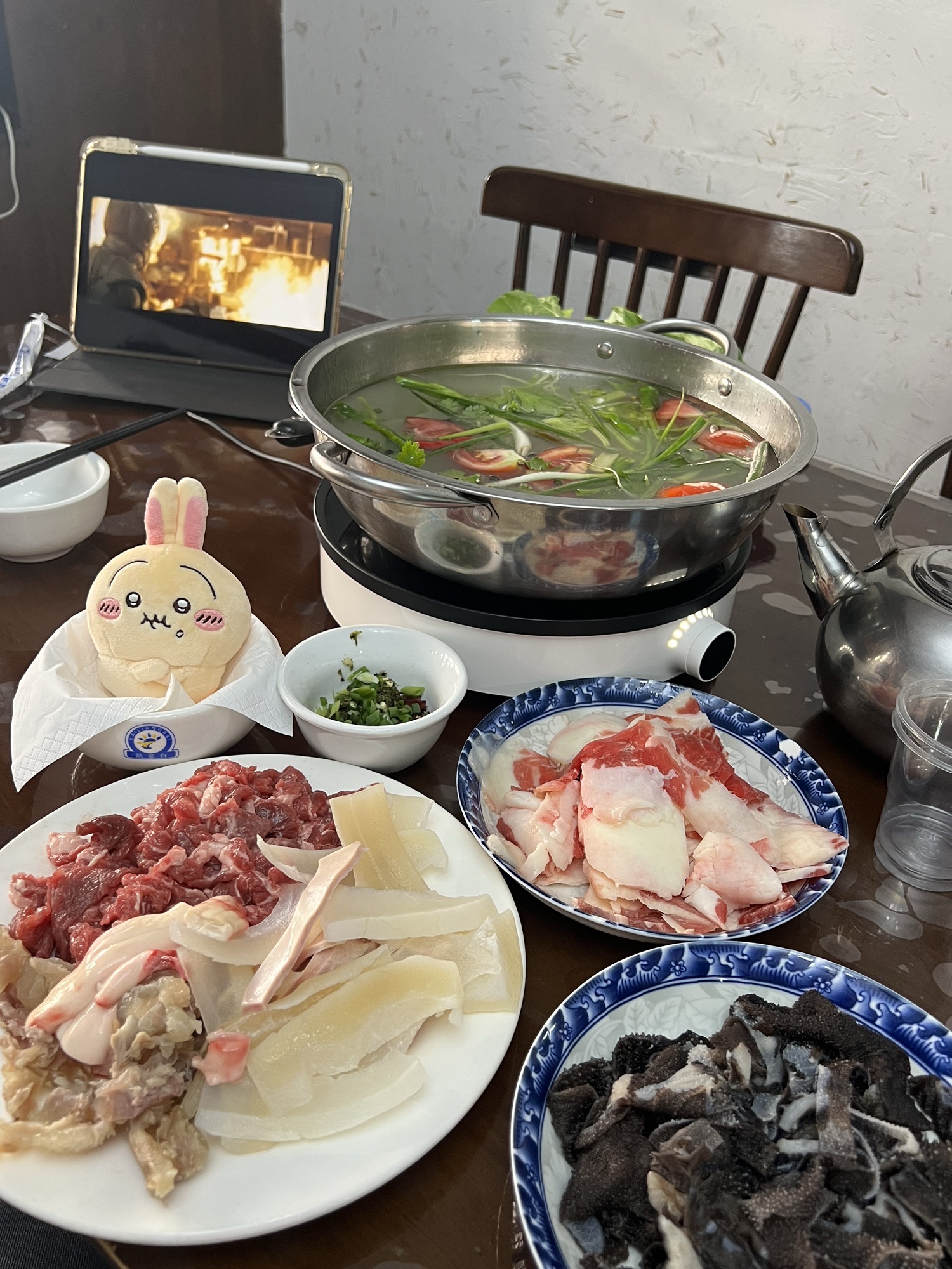 鸿运餐馆第一家(农家米酸汤牛肉牛杂)