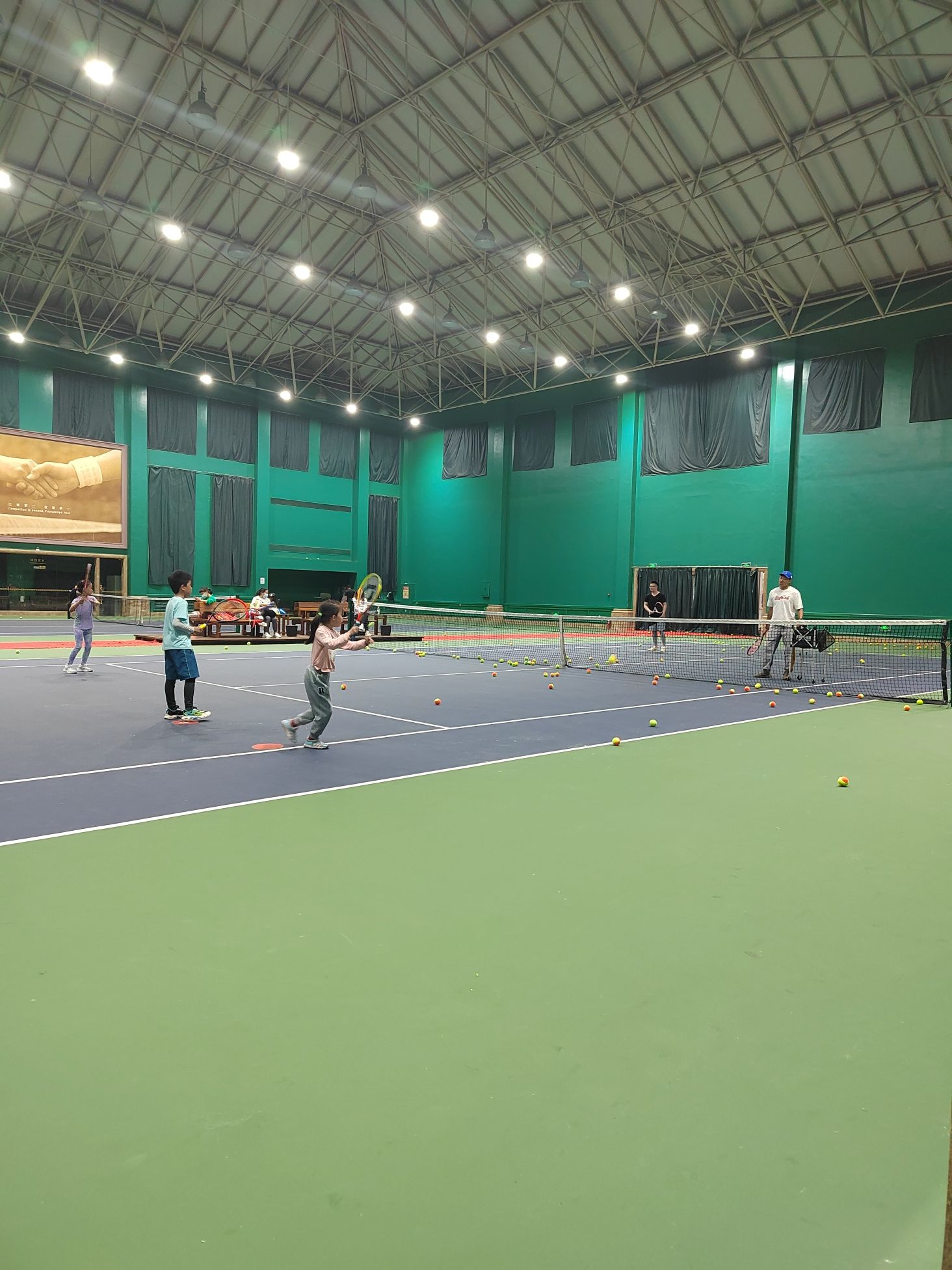 场地封面-四季体育馆