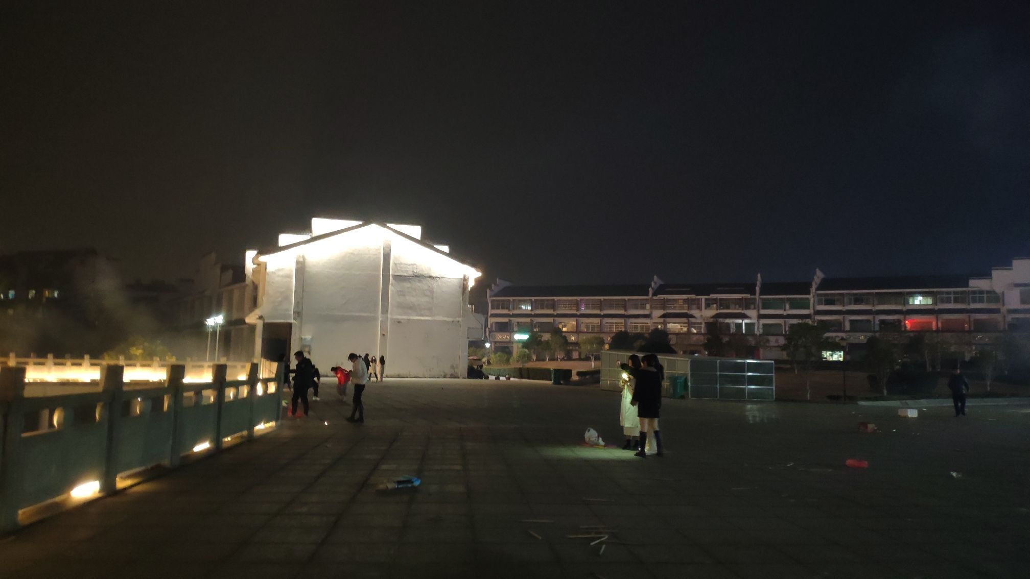 白莲广场旅行图片 3
