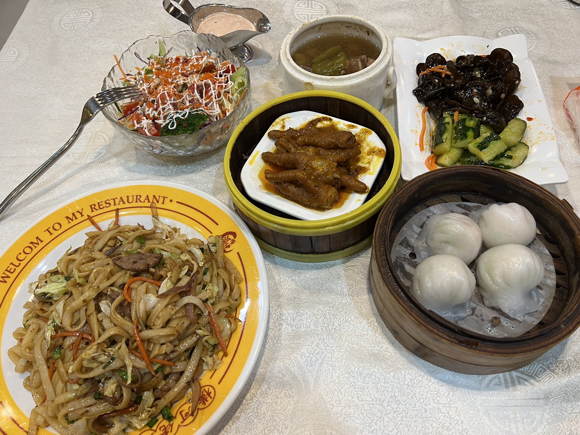 横河佬炖品店(罗阳一路老店)