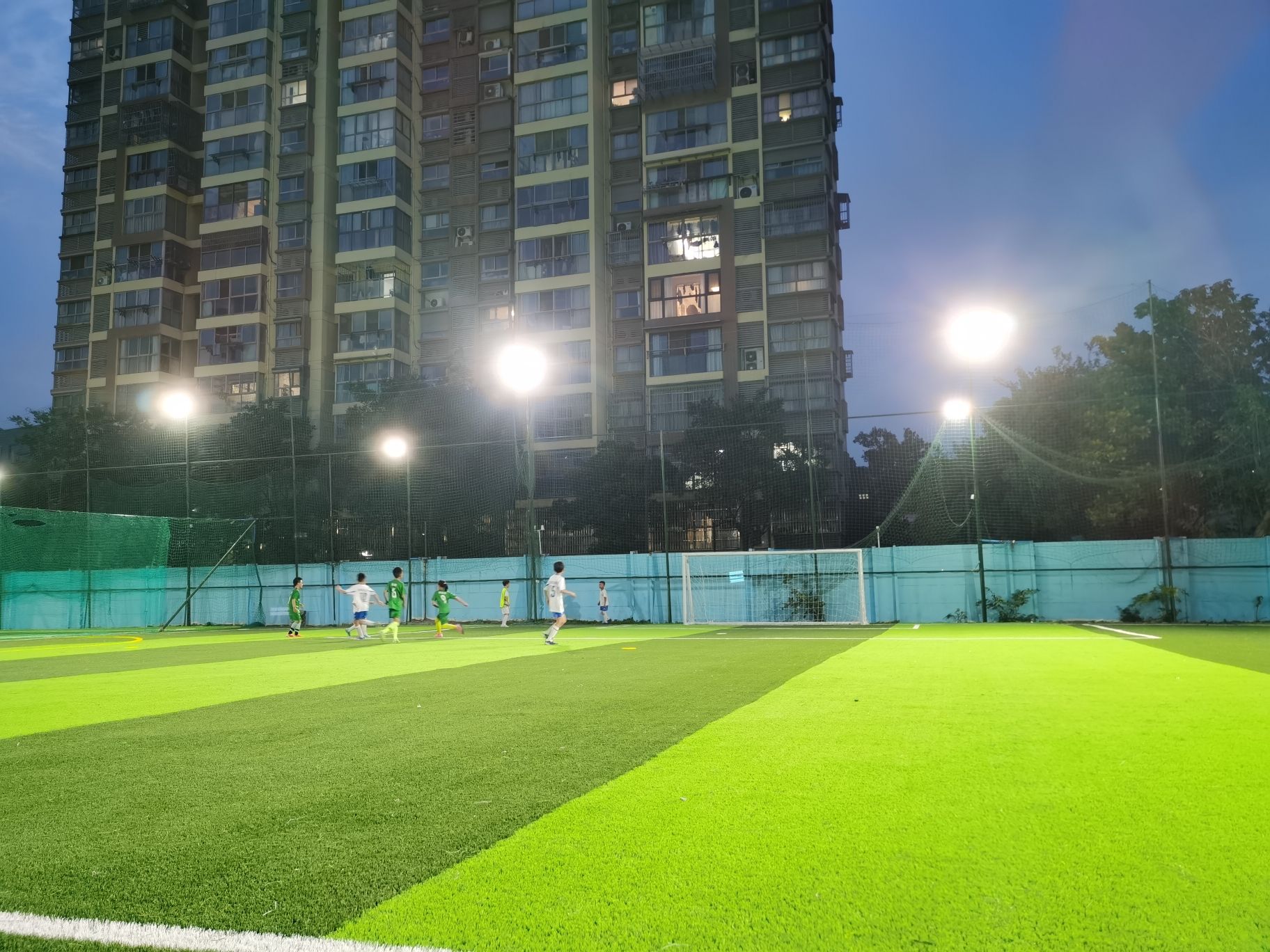 场地封面-翡翠名园足球场