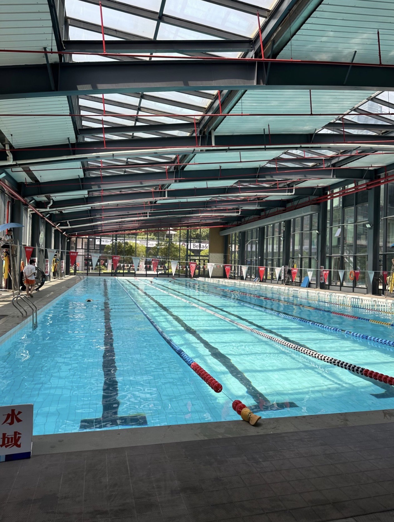 场地封面-怡健身东方万国游泳健身俱乐部(东方万国企业中心A栋店)