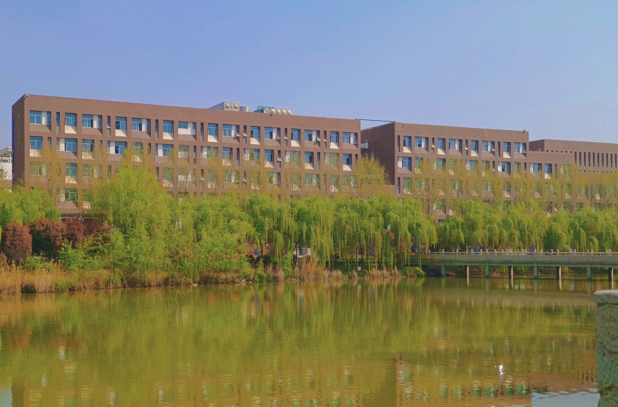 鹤壁职业技术学院(南校区)