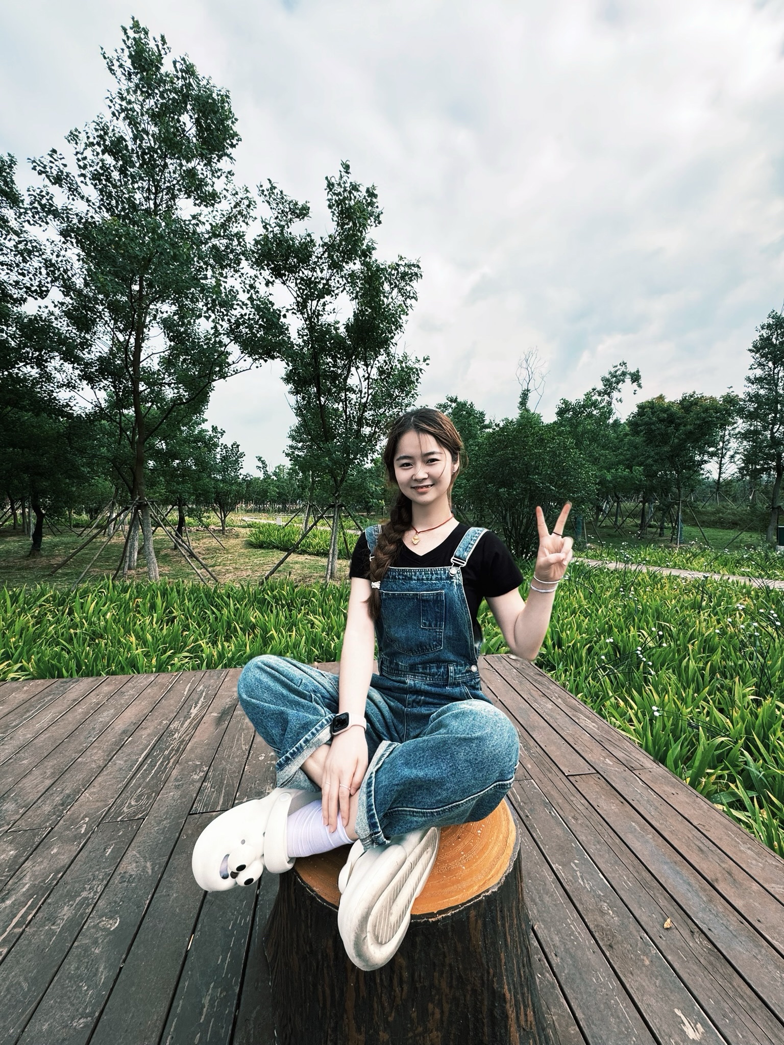 青年创意田园旅行图片 2