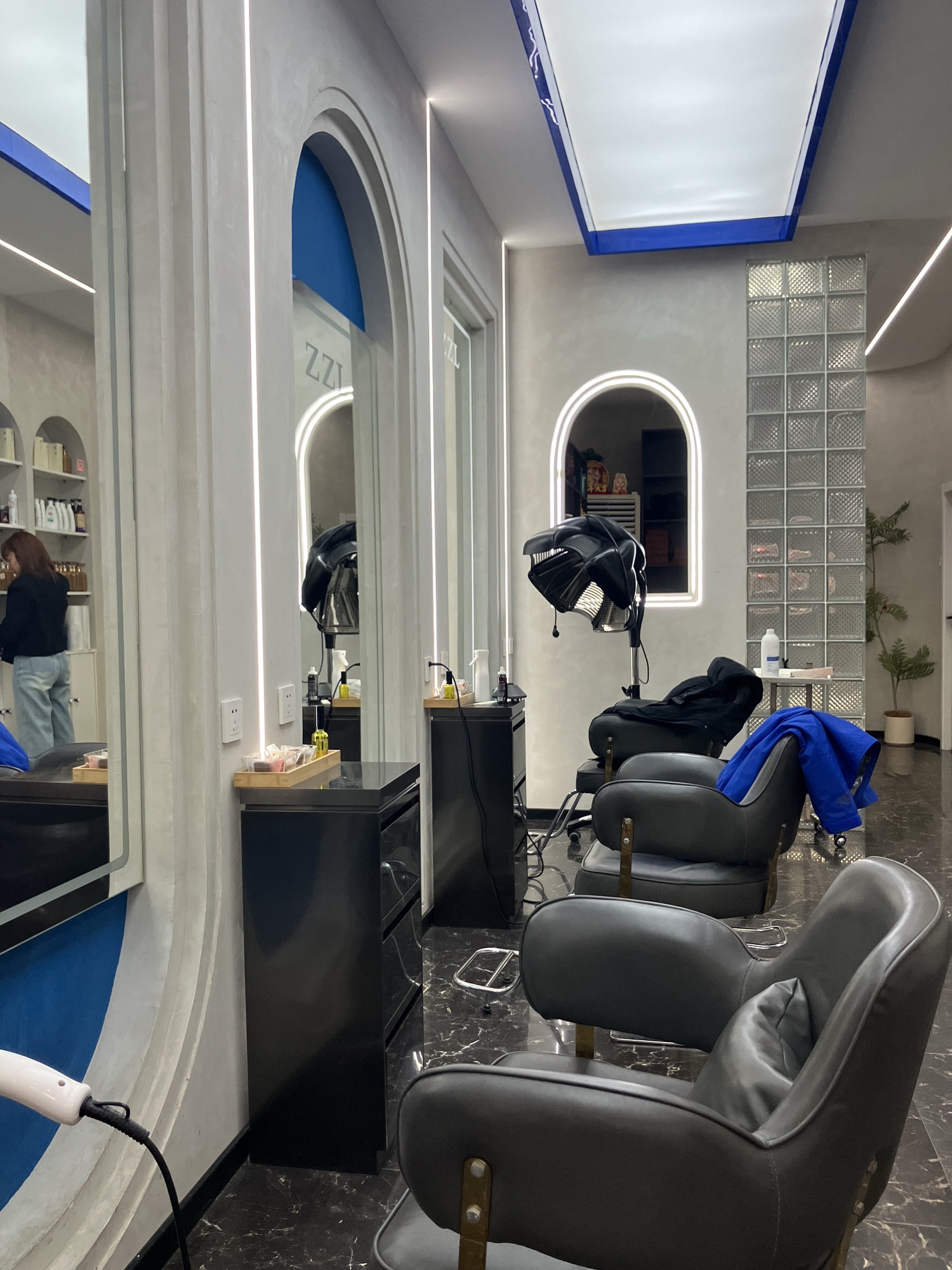 ZZL造型护肤(柏庄春暖花开店)
