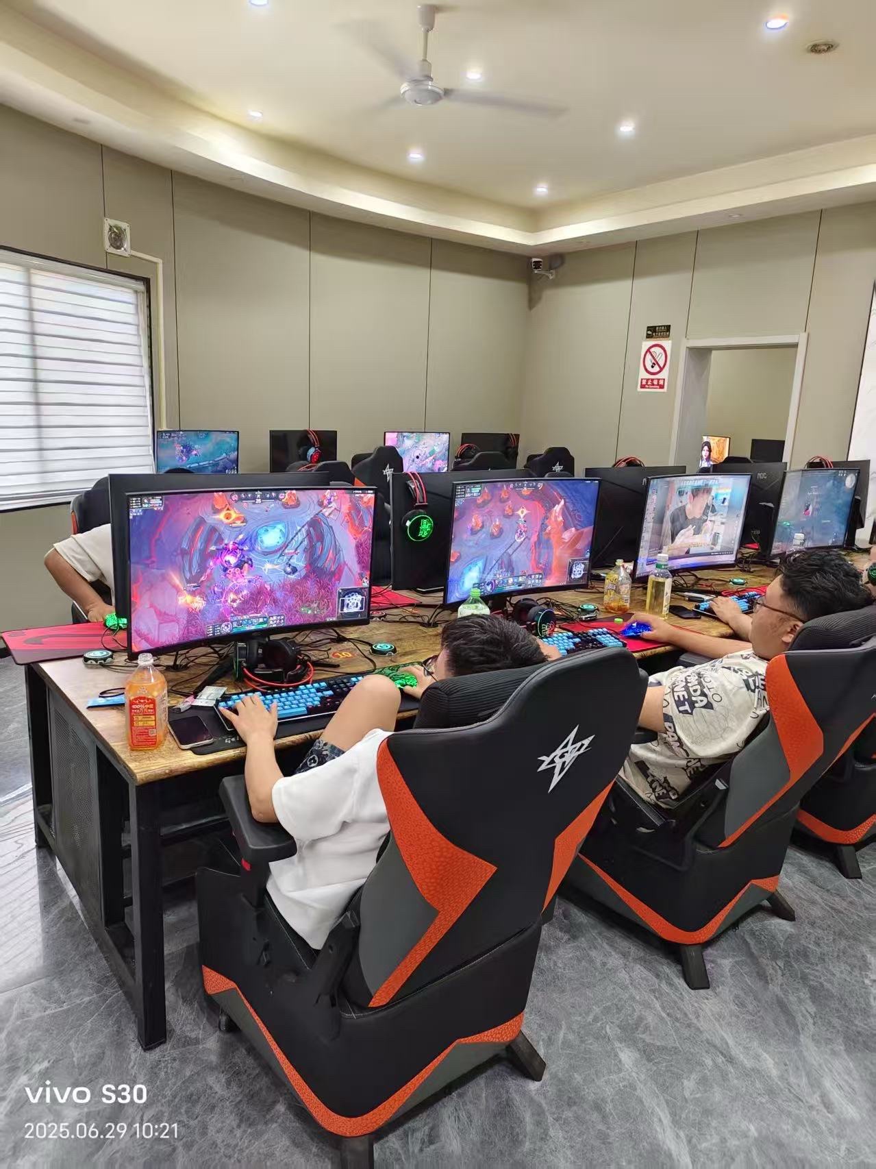 哲洁网吧