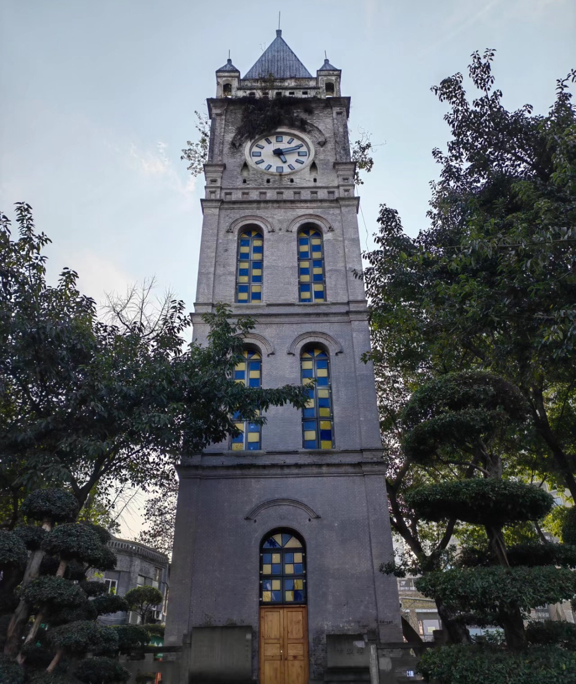 白塔广场旅行图片 2