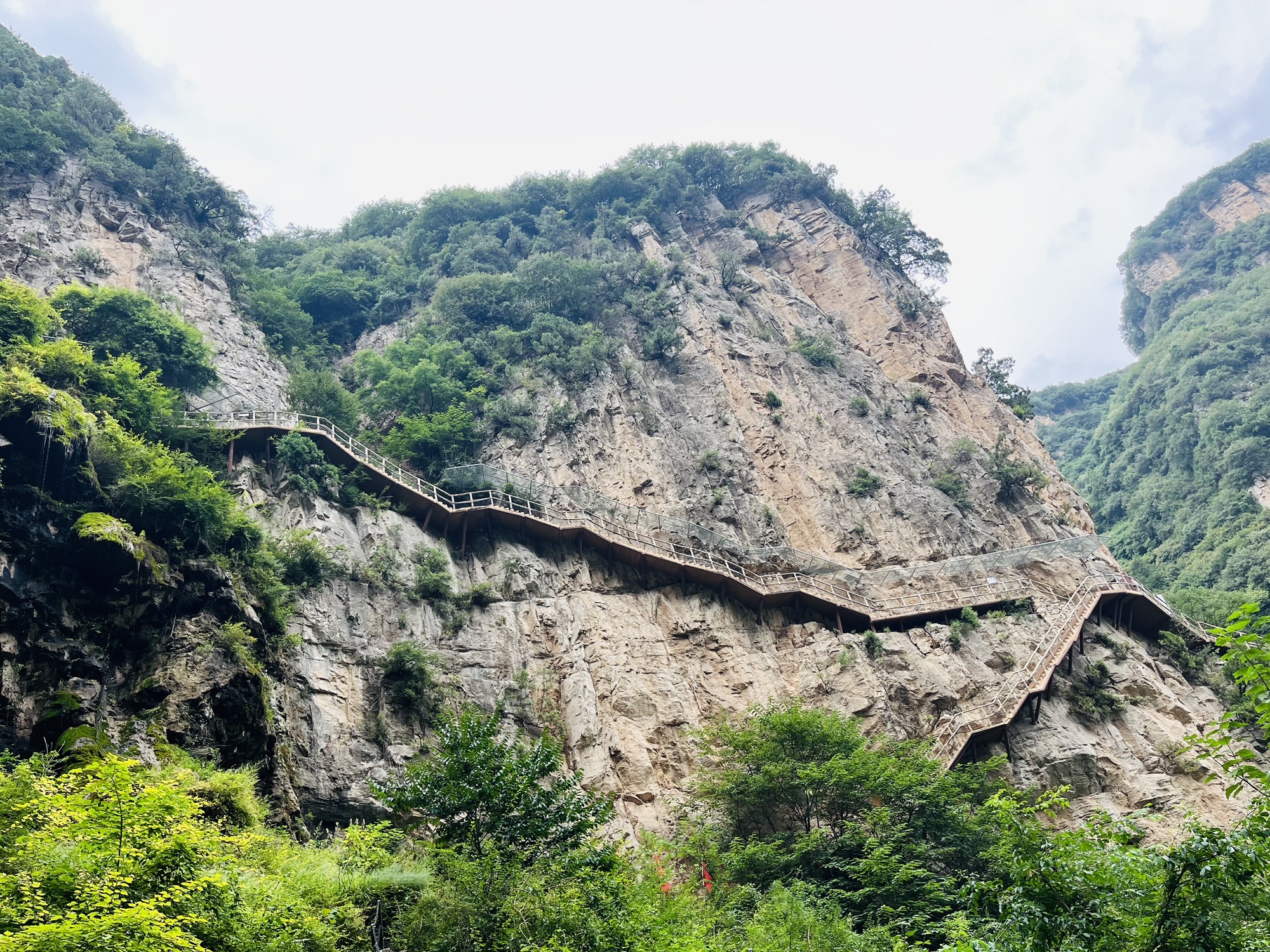 云丘山景区-崖壁栈道