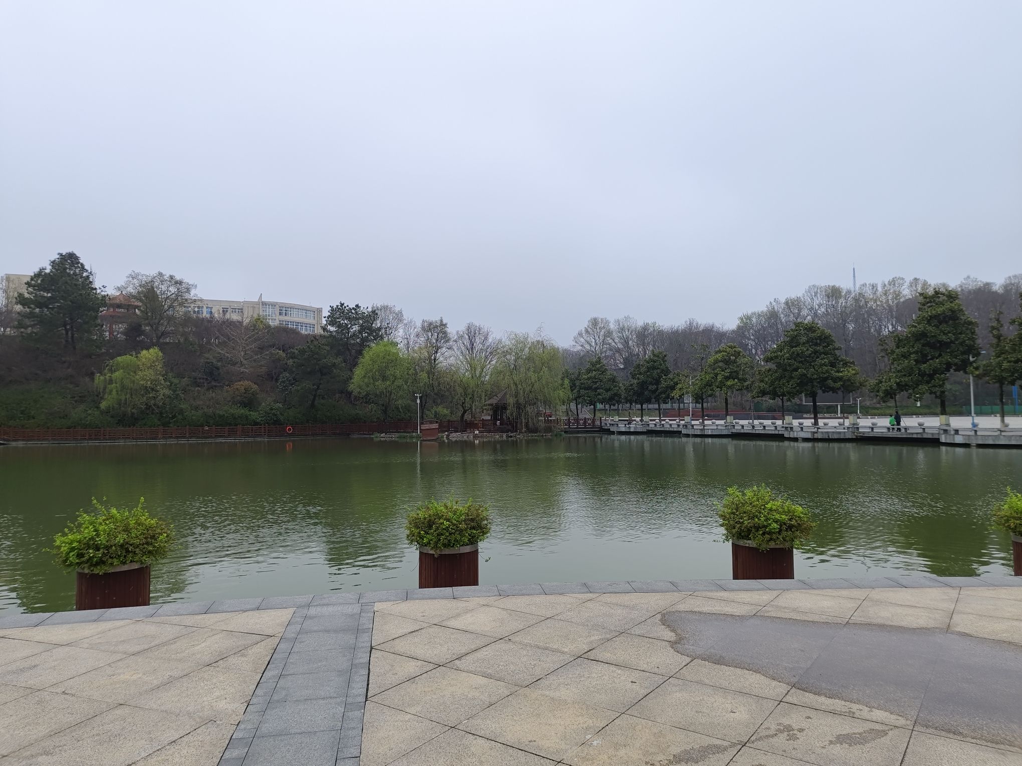 信阳师范大学(谭山校区)半亩塘