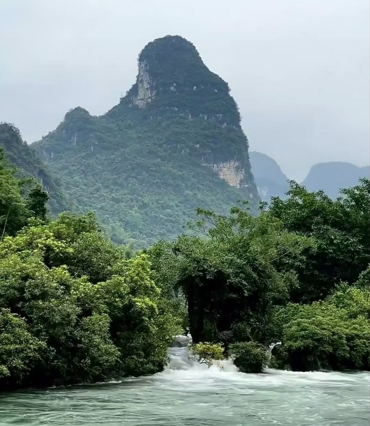 位于大新县的黑水河国家湿地公园