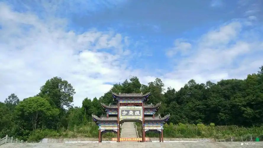 广西烟霞山风景区旅行图片 1